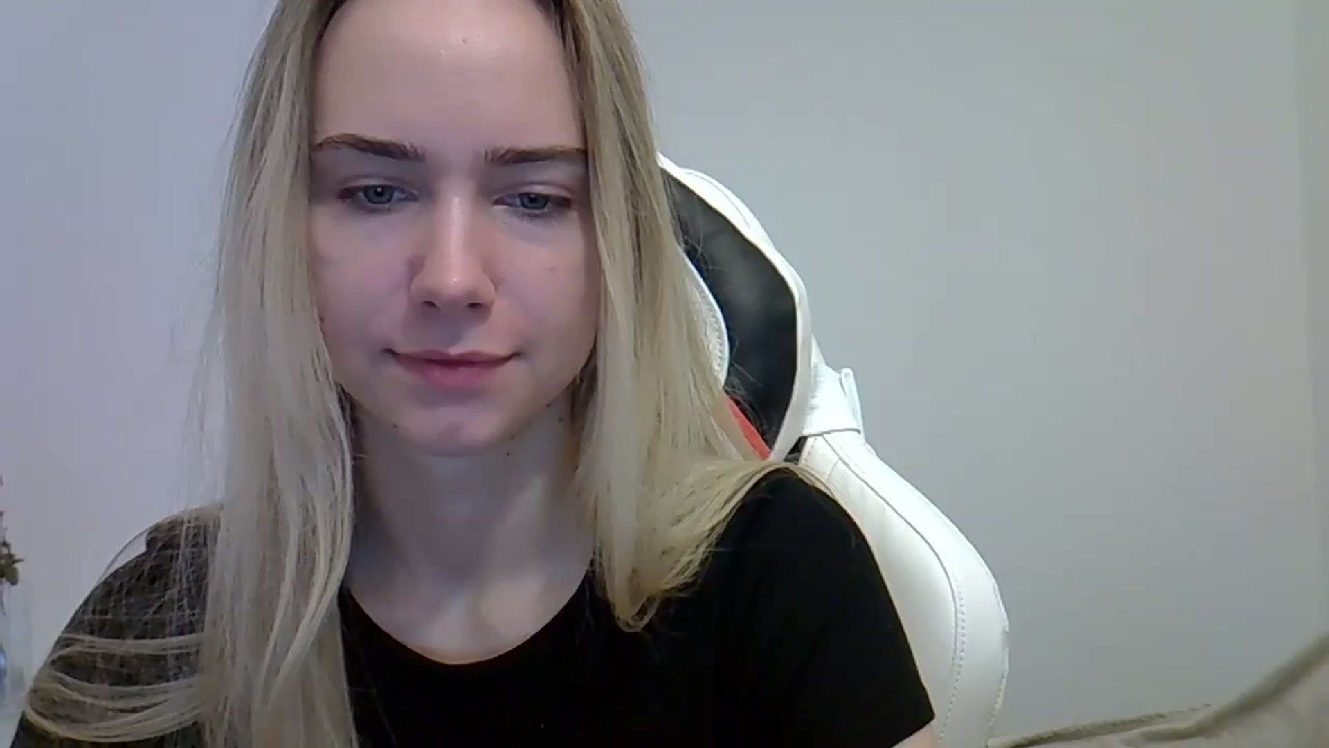 Gallery image thumbnail from OhAlisa's myfreecams stream on, 06/04/2025, 08:52 image 2 of 20