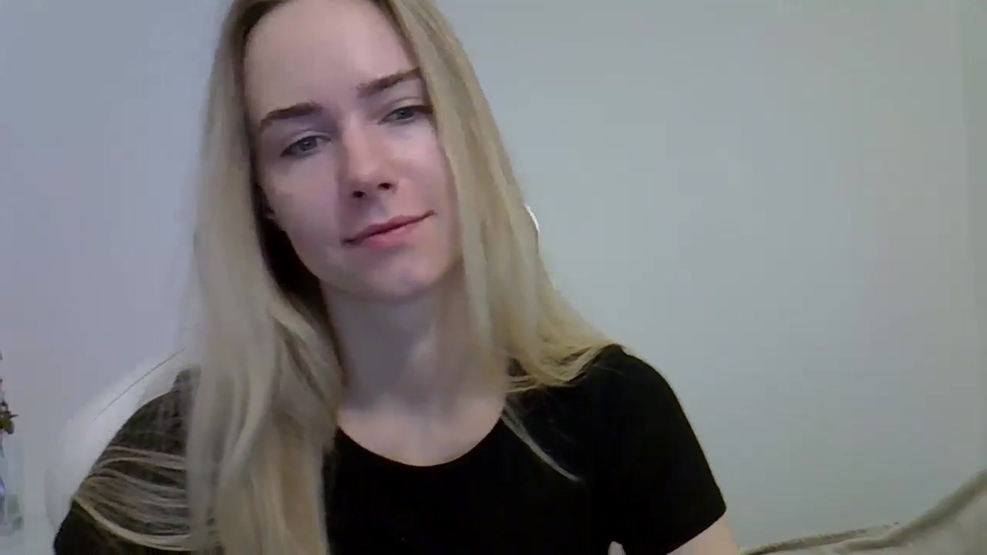 Gallery image thumbnail from OhAlisa's myfreecams stream on, 06/04/2025, 08:52 image 4 of 20