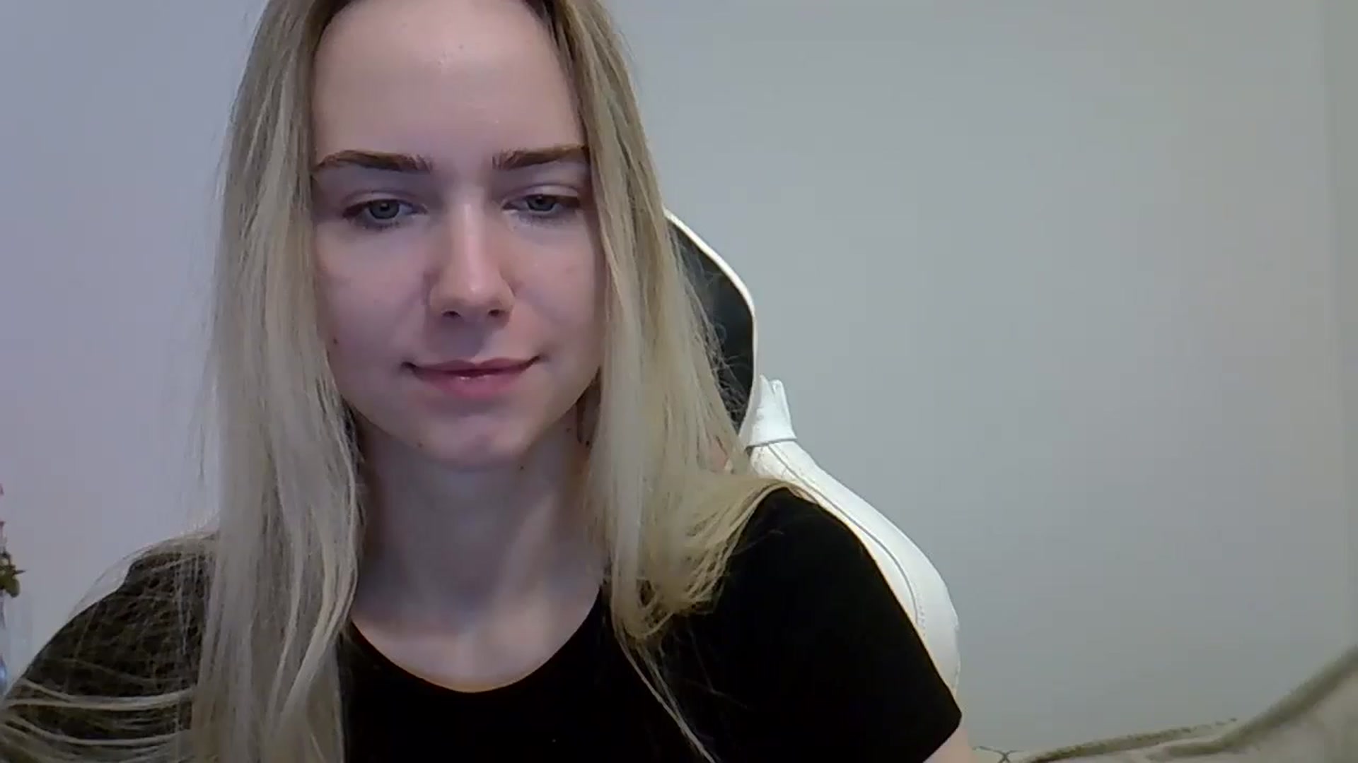 Gallery image thumbnail from OhAlisa's myfreecams stream on, 06/04/2025, 08:52 image 5 of 20