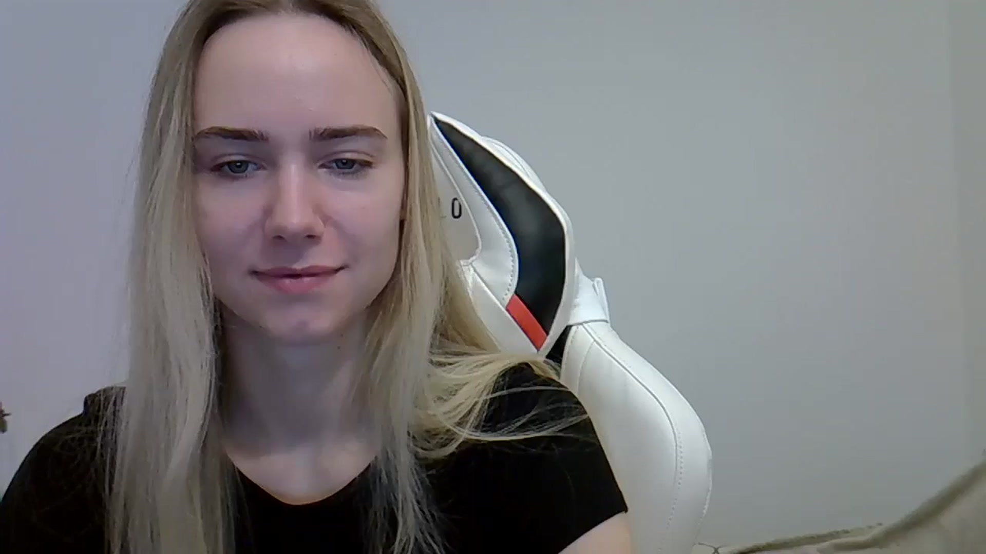 Gallery image thumbnail from OhAlisa's myfreecams stream on, 06/04/2025, 08:52 image 15 of 20