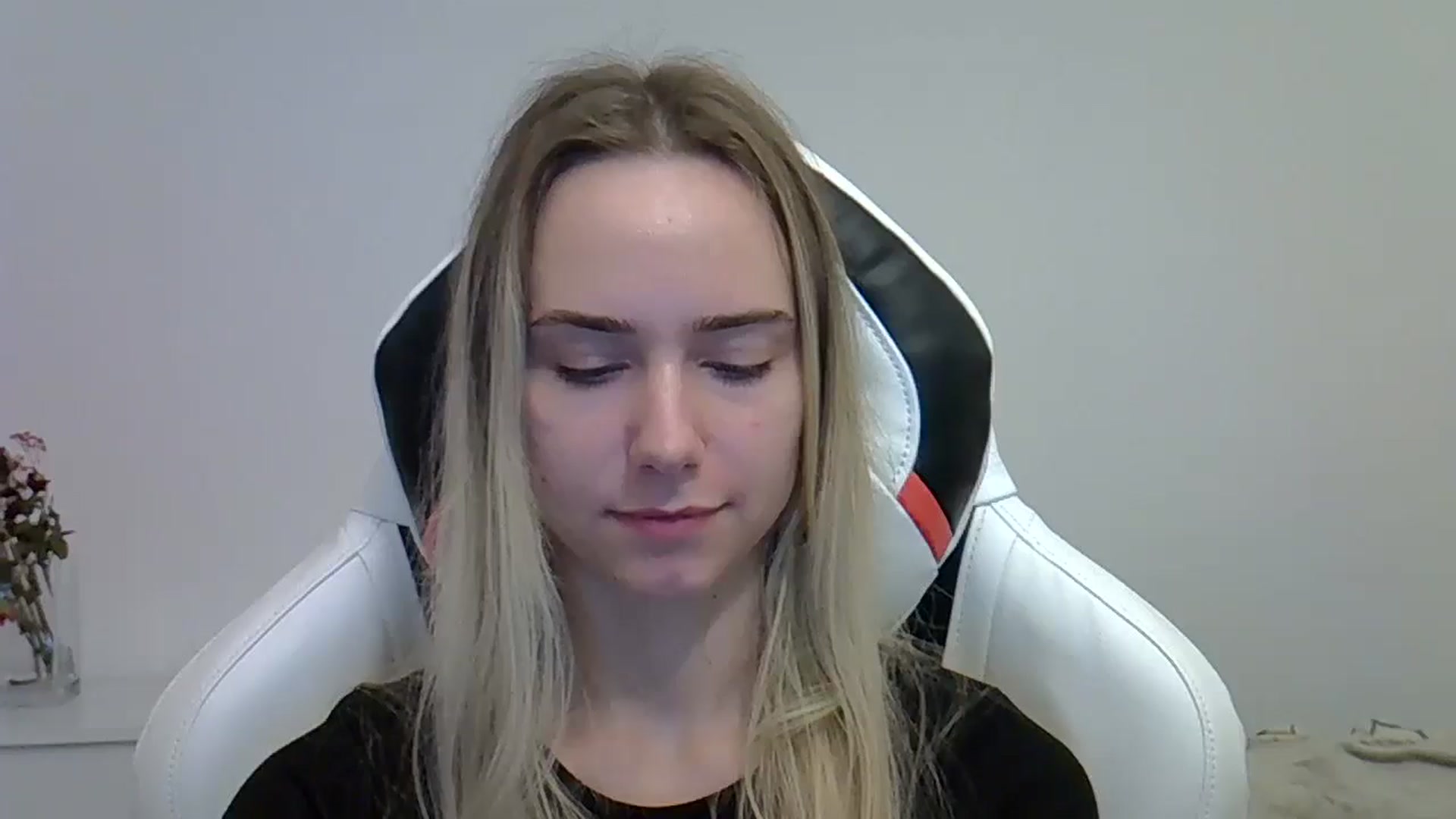 Gallery image thumbnail from OhAlisa's myfreecams stream on, 06/04/2025, 11:58 image 19 of 20