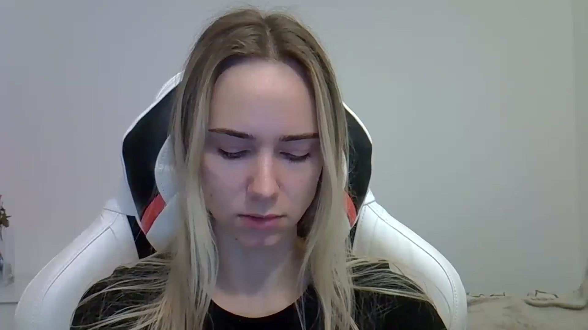 Gallery image thumbnail from OhAlisa's myfreecams stream on, 06/04/2025, 11:58 image 2 of 20