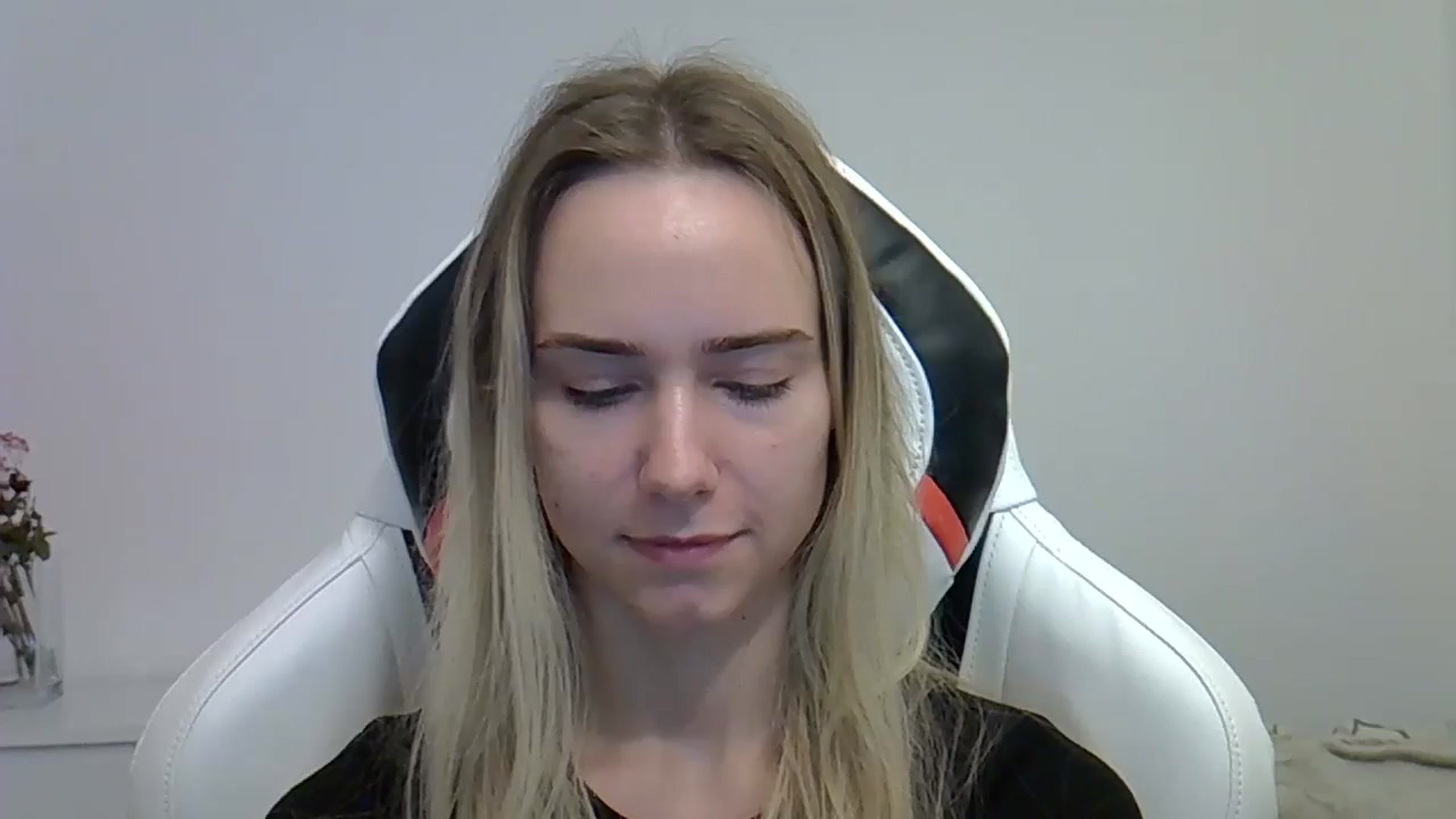 Gallery image thumbnail from OhAlisa's myfreecams stream on, 06/04/2025, 11:58 image 11 of 20