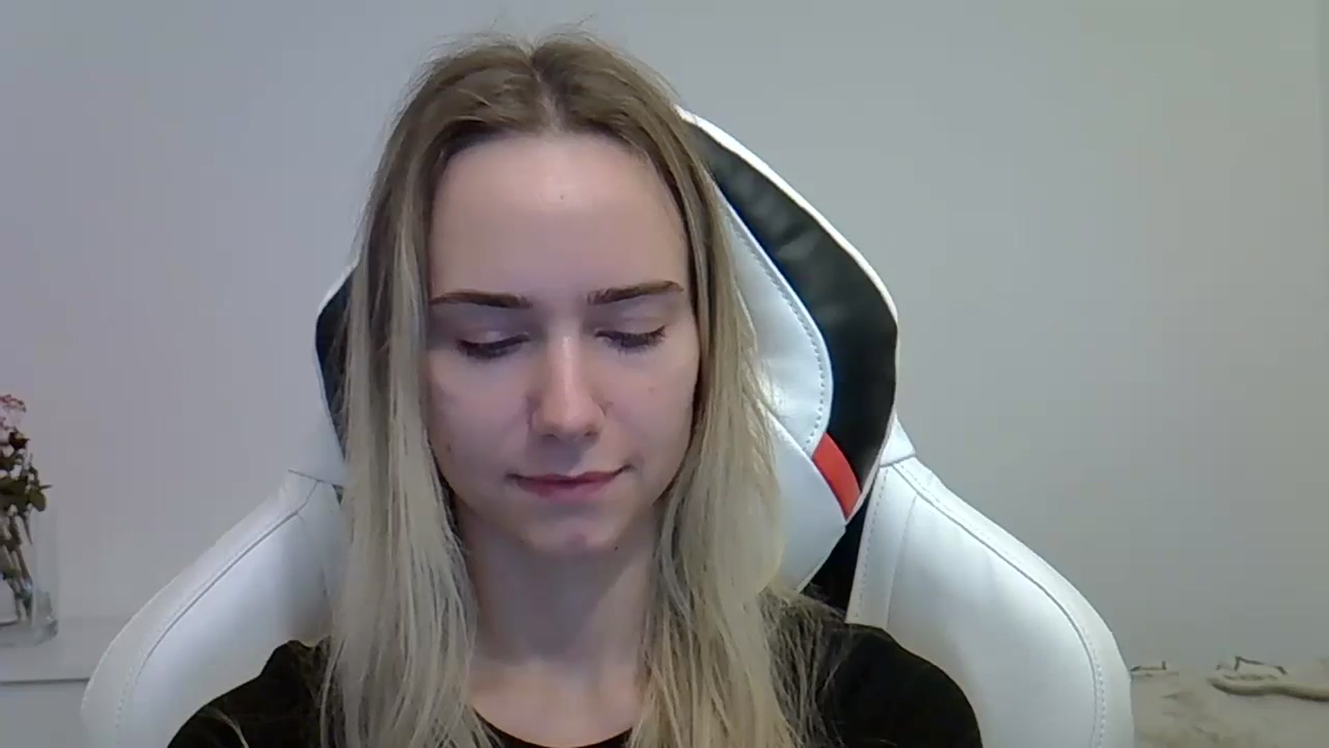 Gallery image thumbnail from OhAlisa's myfreecams stream on, 06/04/2025, 11:58 image 10 of 20