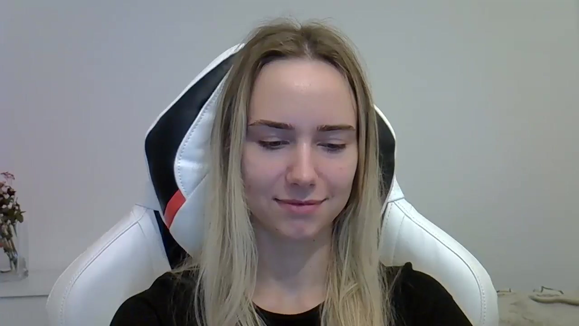 Gallery image thumbnail from OhAlisa's myfreecams stream on, 06/04/2025, 11:58 image 14 of 20