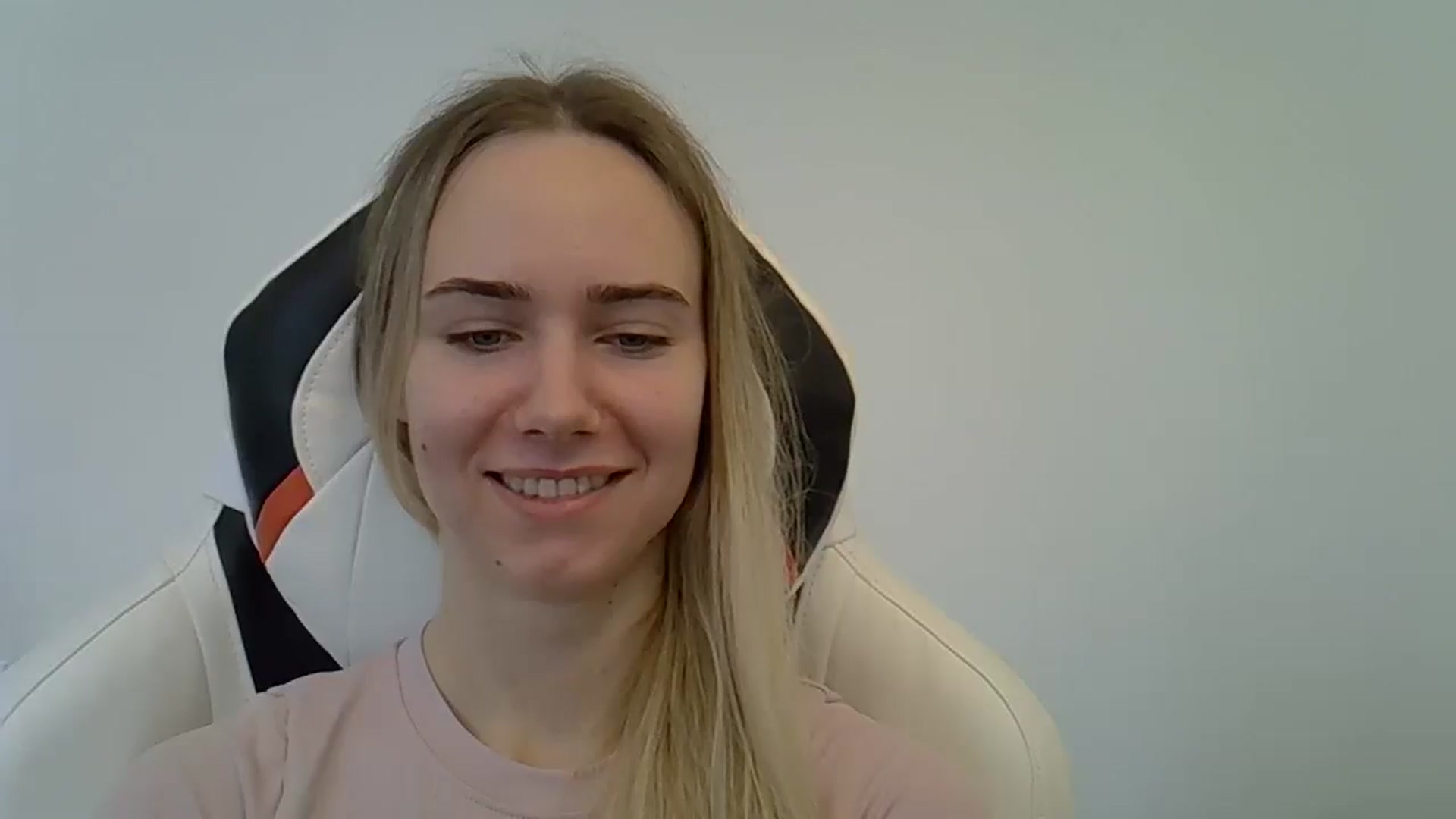 Gallery image thumbnail from OhAlisa's myfreecams stream on, 06/05/2025, 09:51 image 16 of 20