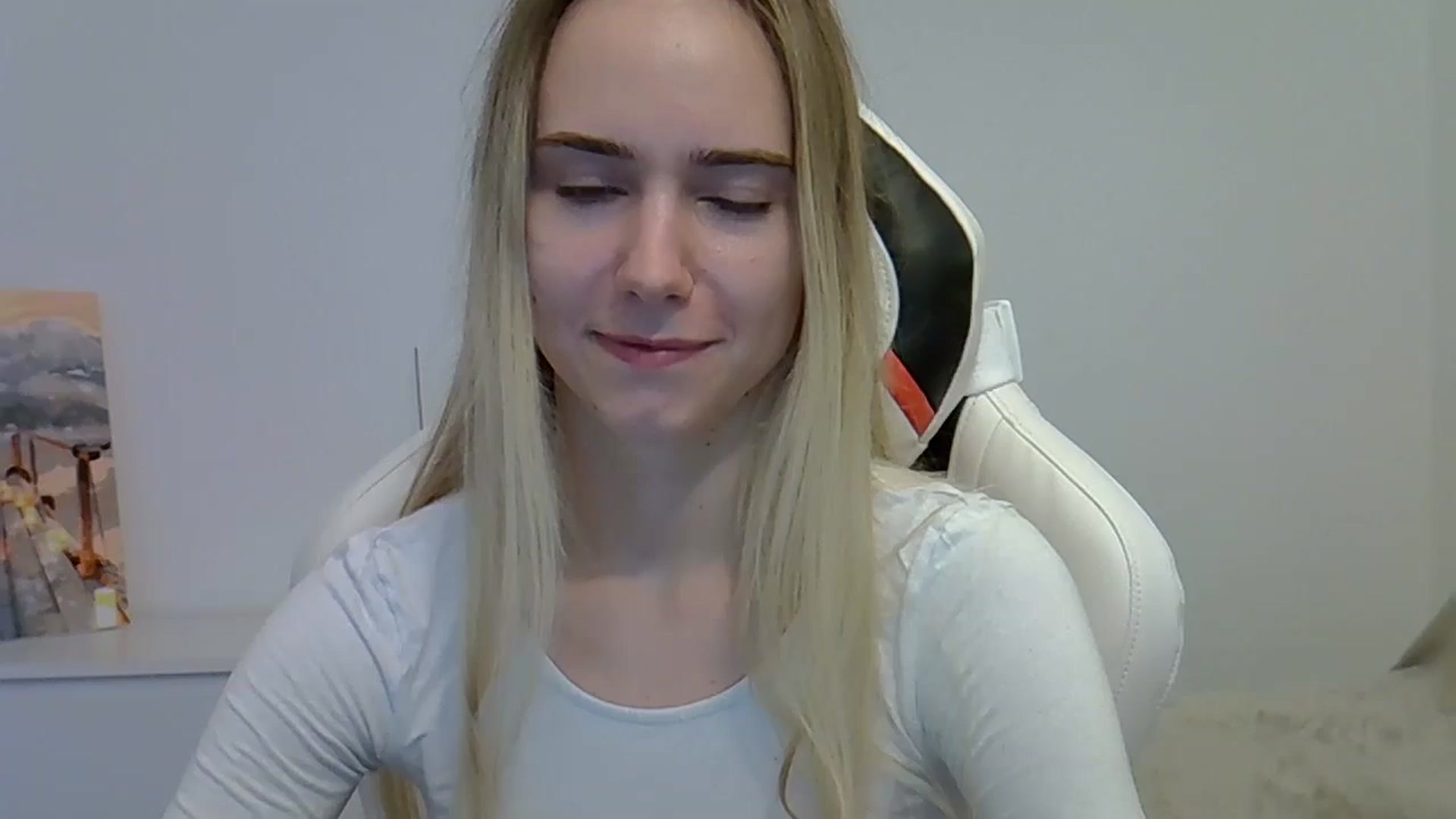 Gallery image thumbnail from OhAlisa's myfreecams stream on, 06/05/2025, 18:20 image 12 of 20