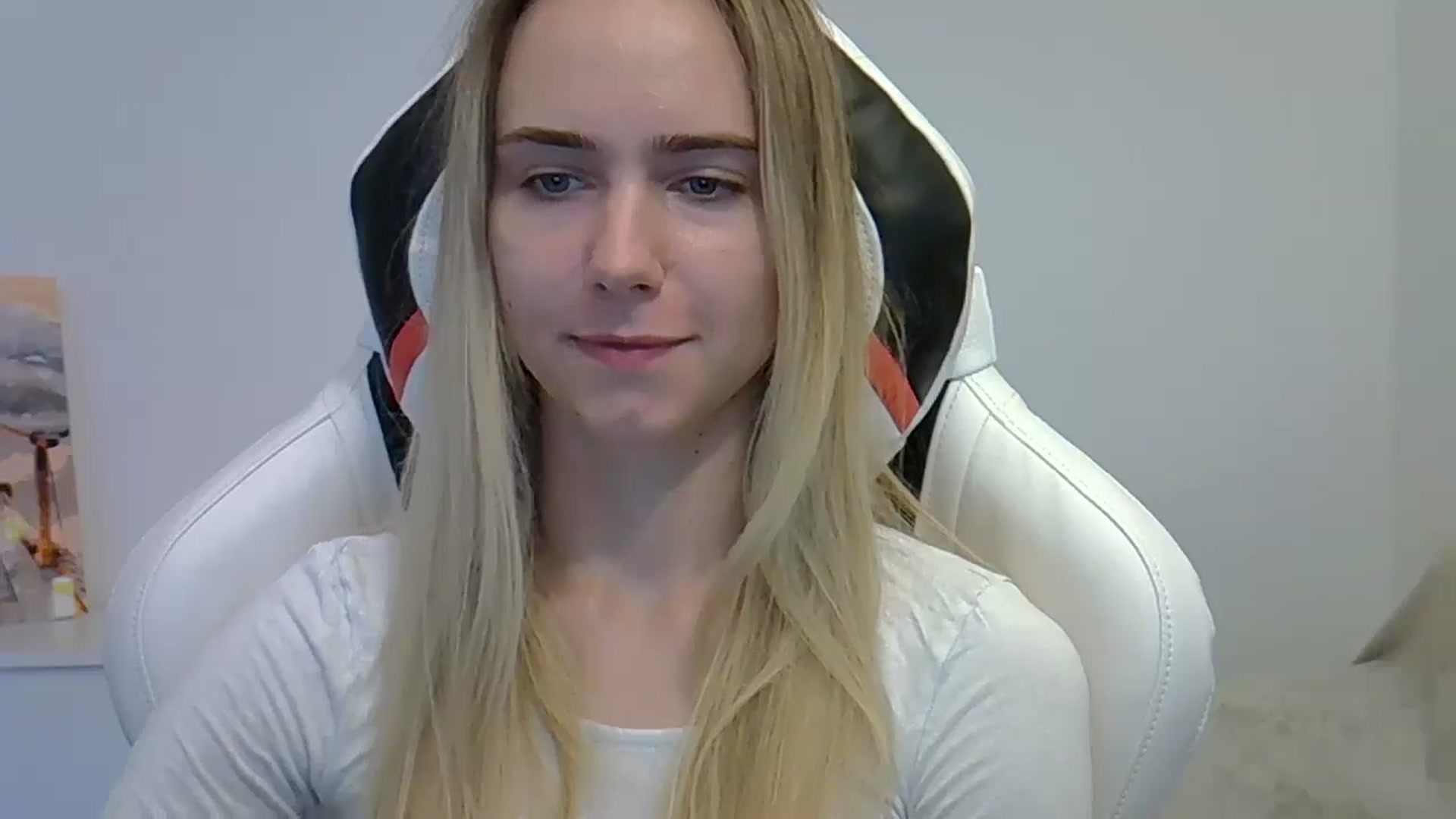 Gallery image thumbnail from OhAlisa's myfreecams stream on, 06/05/2025, 18:20 image 4 of 20