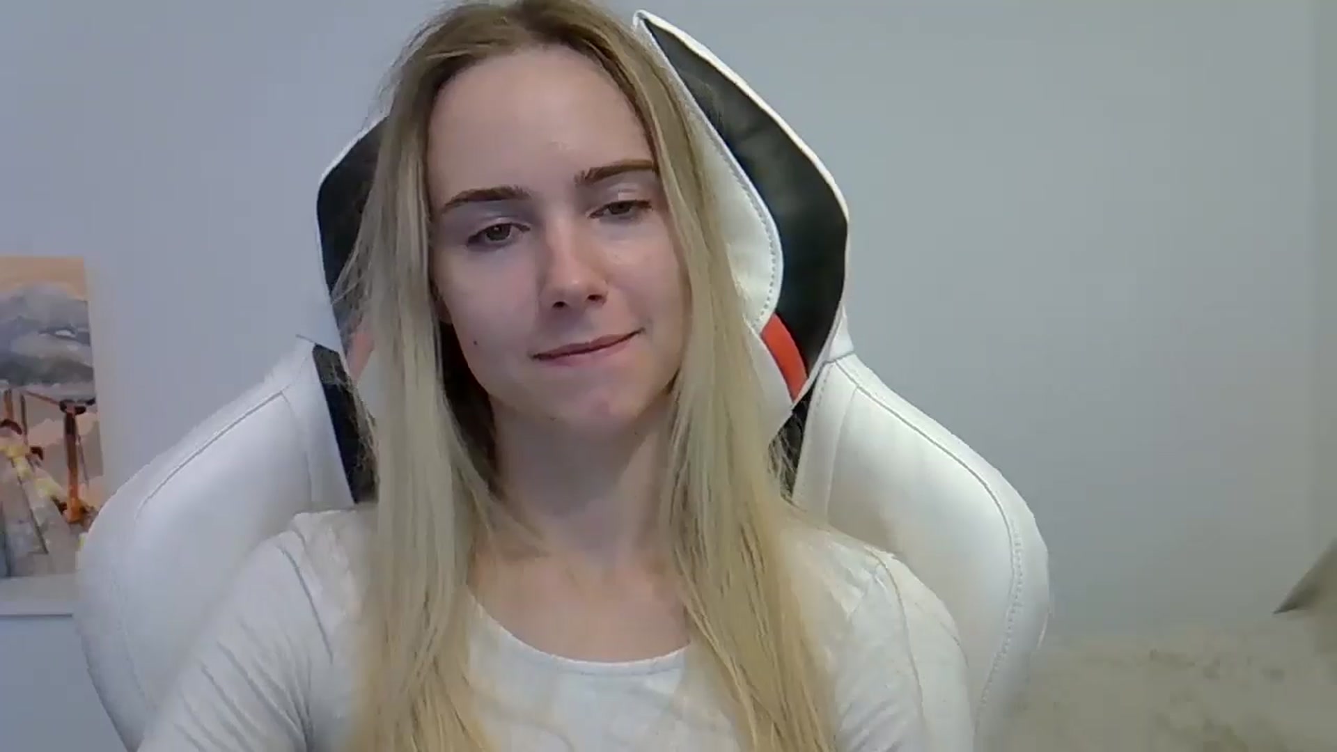 Gallery image thumbnail from OhAlisa's myfreecams stream on, 06/05/2025, 18:20 image 7 of 20