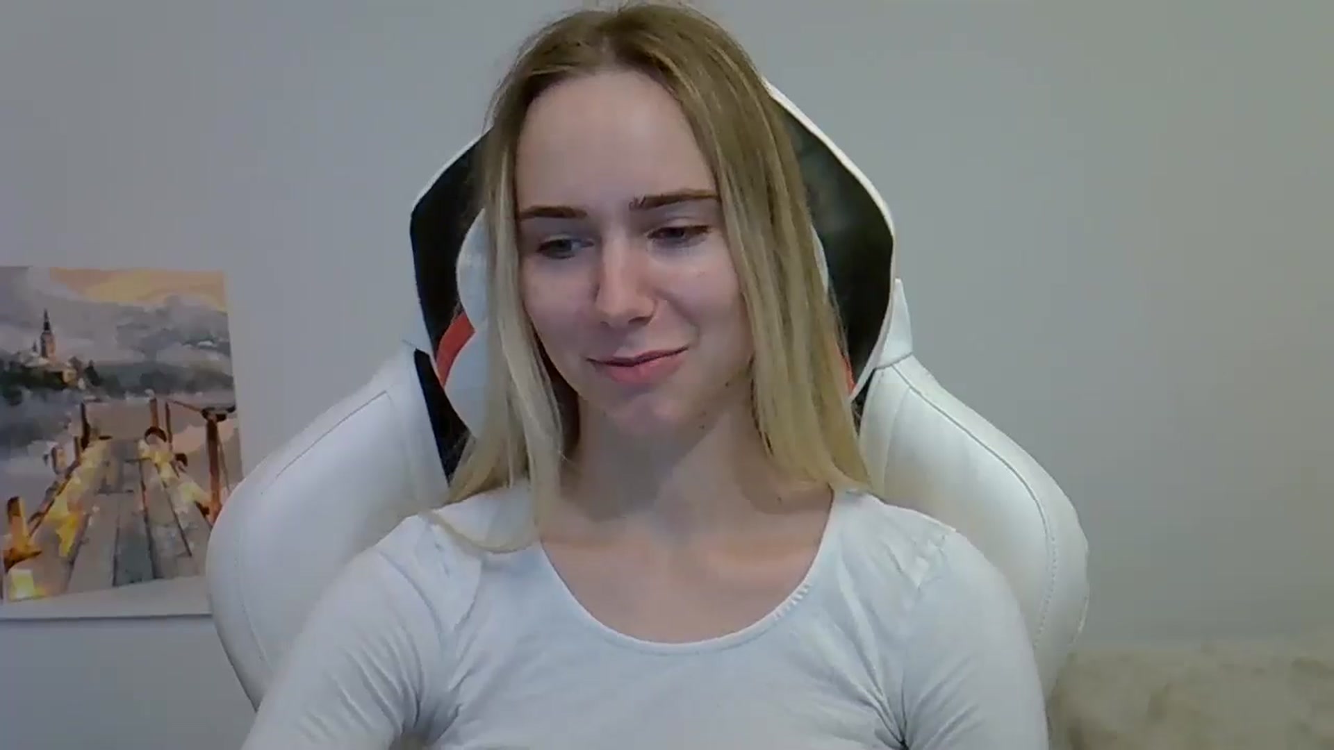 Gallery image thumbnail from OhAlisa's myfreecams stream on, 06/05/2025, 18:20 image 18 of 20