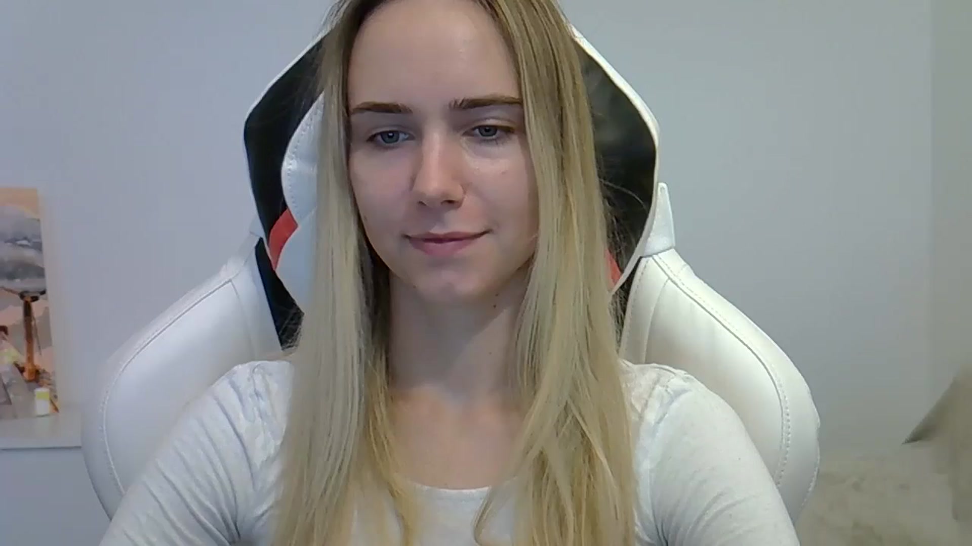 Gallery image thumbnail from OhAlisa's myfreecams stream on, 06/05/2025, 18:20 image 5 of 20