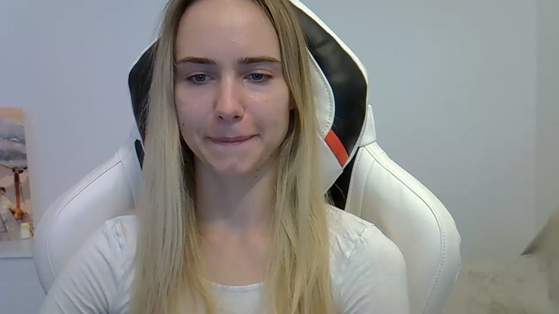Gallery image thumbnail from OhAlisa's myfreecams stream on, 06/05/2025, 18:20 image 6 of 20