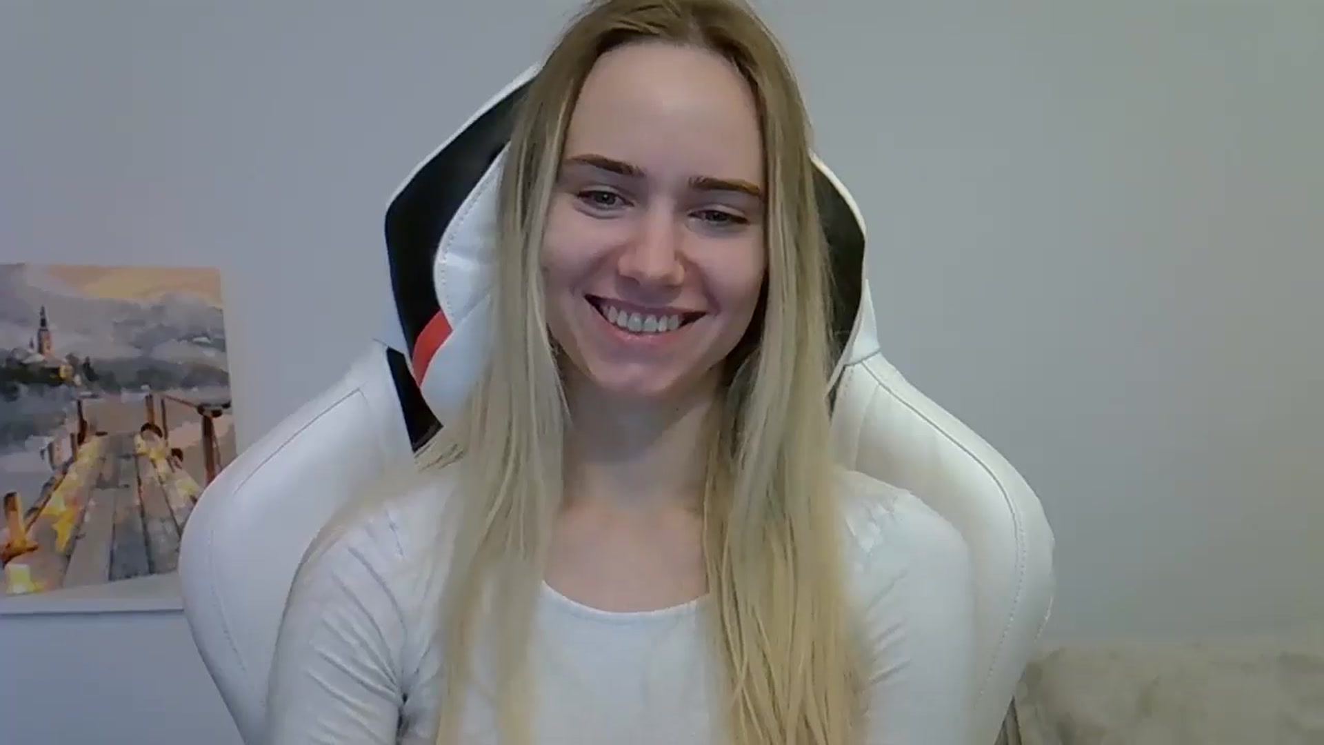 Gallery image thumbnail from OhAlisa's myfreecams stream on, 06/05/2025, 18:20 image 16 of 20