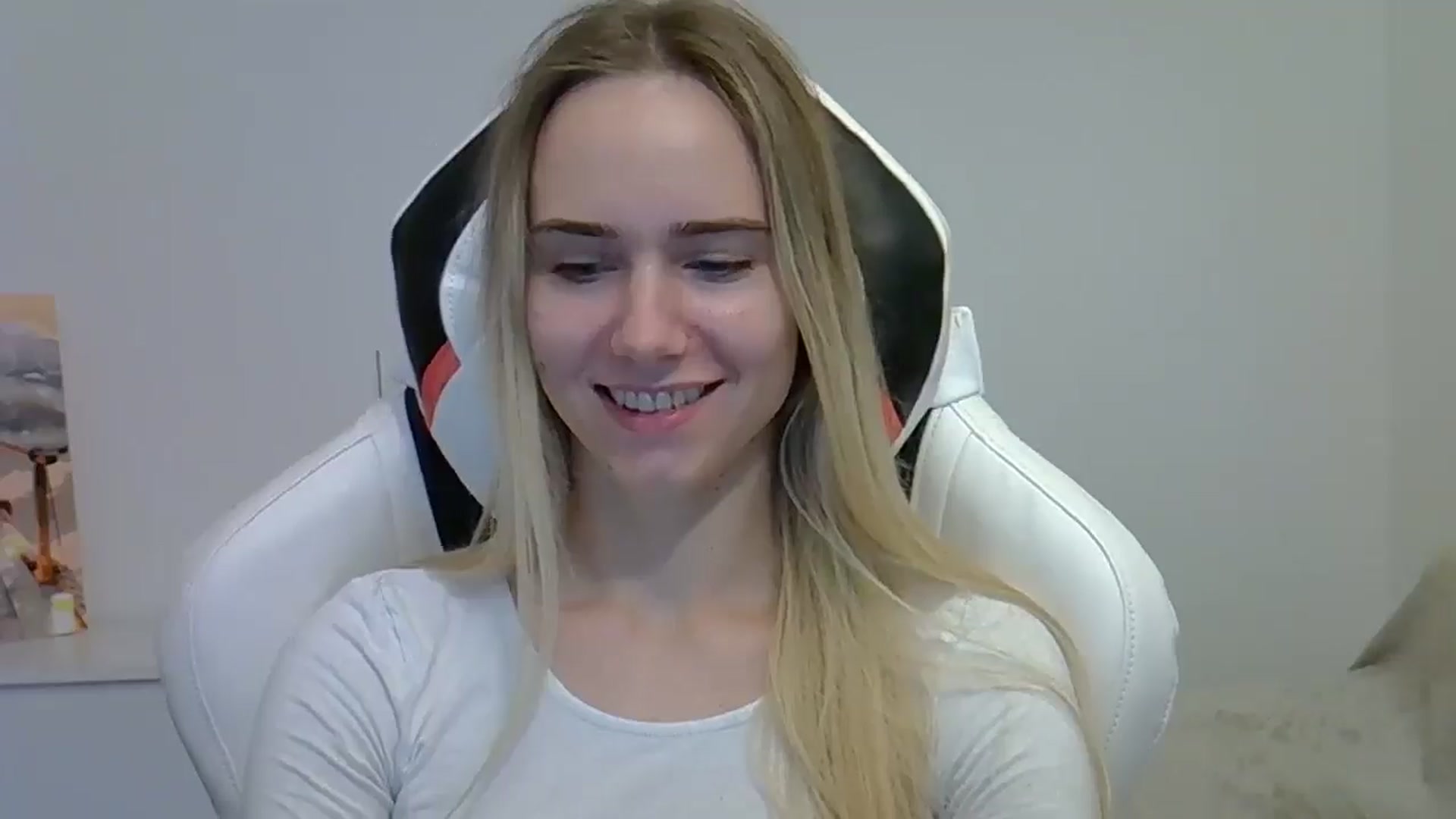 Gallery image thumbnail from OhAlisa's myfreecams stream on, 06/05/2025, 18:20 image 10 of 20