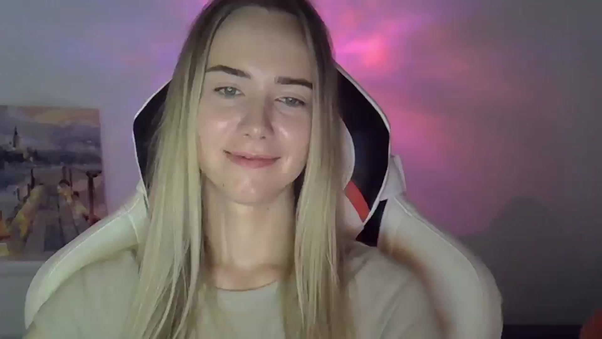 Gallery image thumbnail from OhAlisa's myfreecams stream on, 06/08/2025, 11:36 image 18 of 20