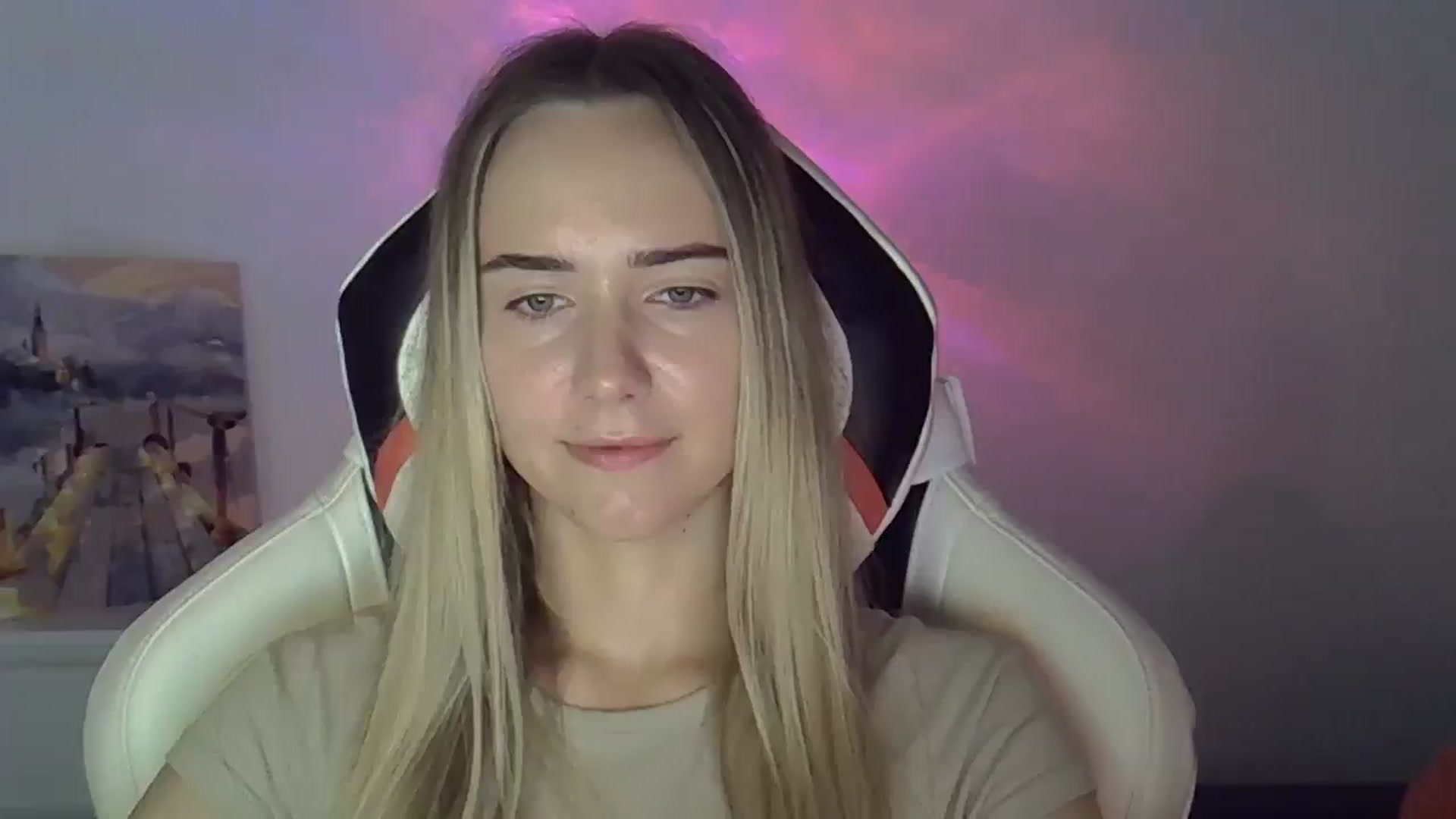 Gallery image thumbnail from OhAlisa's myfreecams stream on, 06/08/2025, 11:36 image 16 of 20