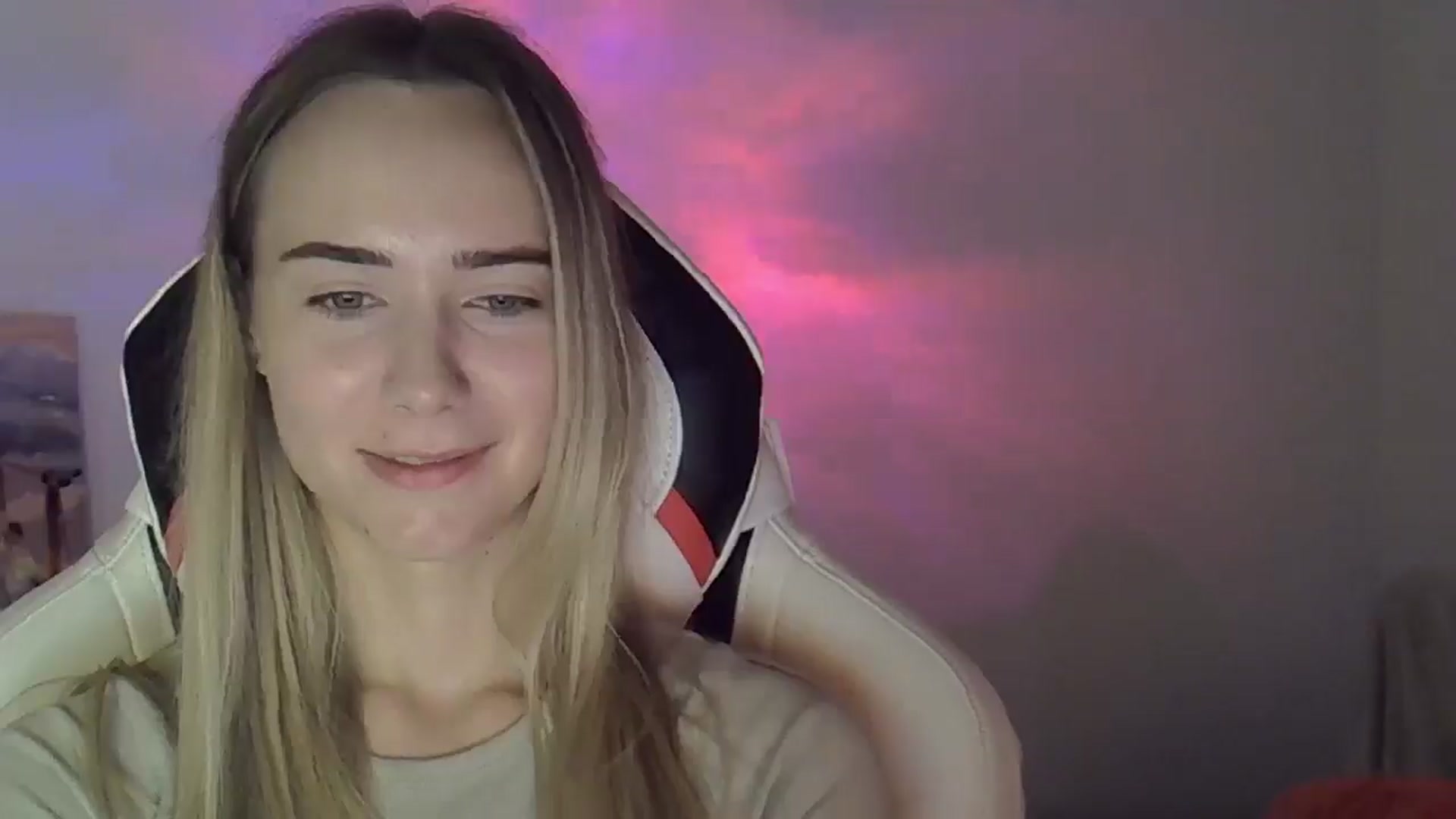 Gallery image thumbnail from OhAlisa's myfreecams stream on, 06/08/2025, 11:55 image 14 of 20