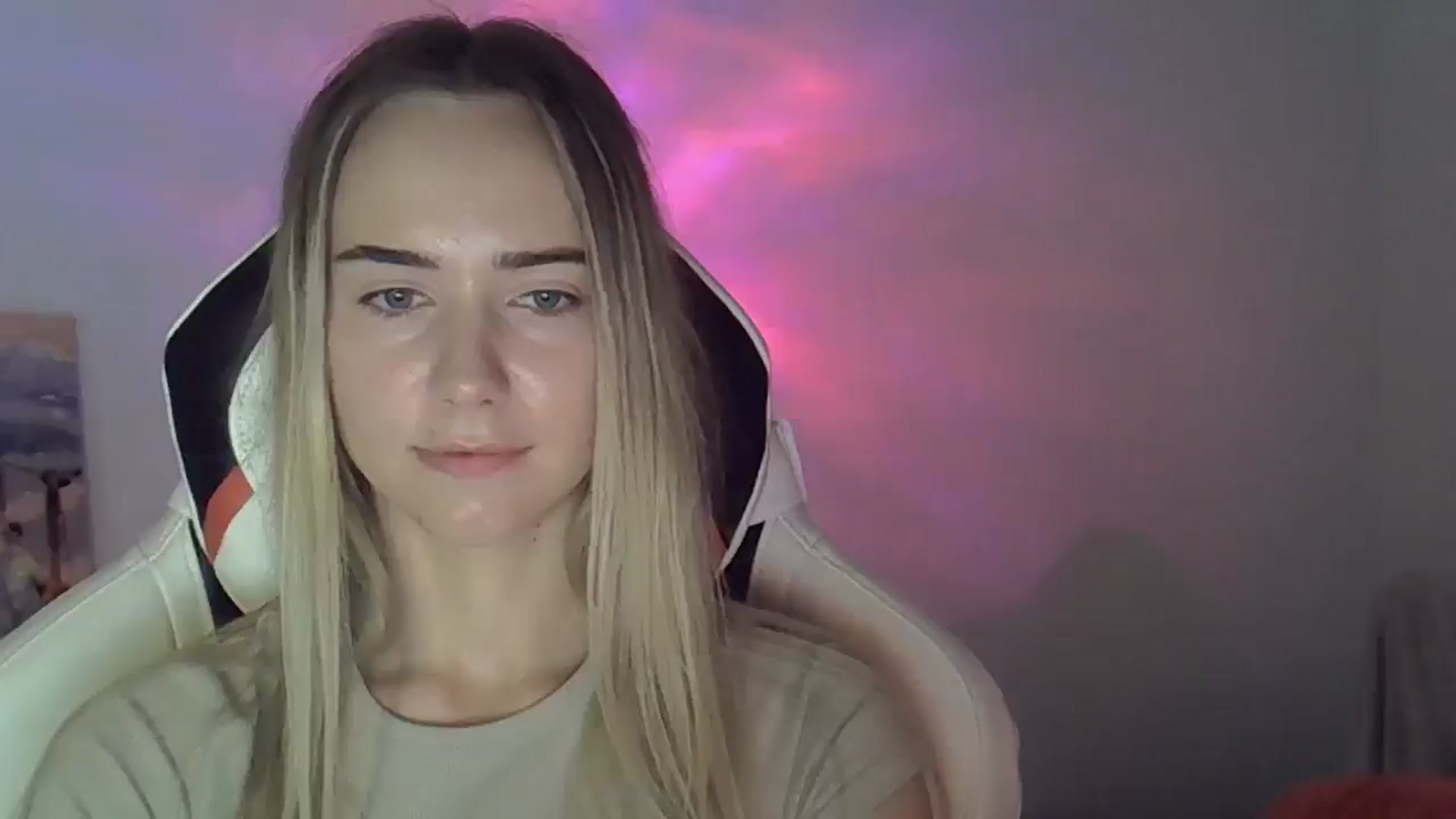 Gallery image thumbnail from OhAlisa's myfreecams stream on, 06/08/2025, 11:55 image 6 of 20