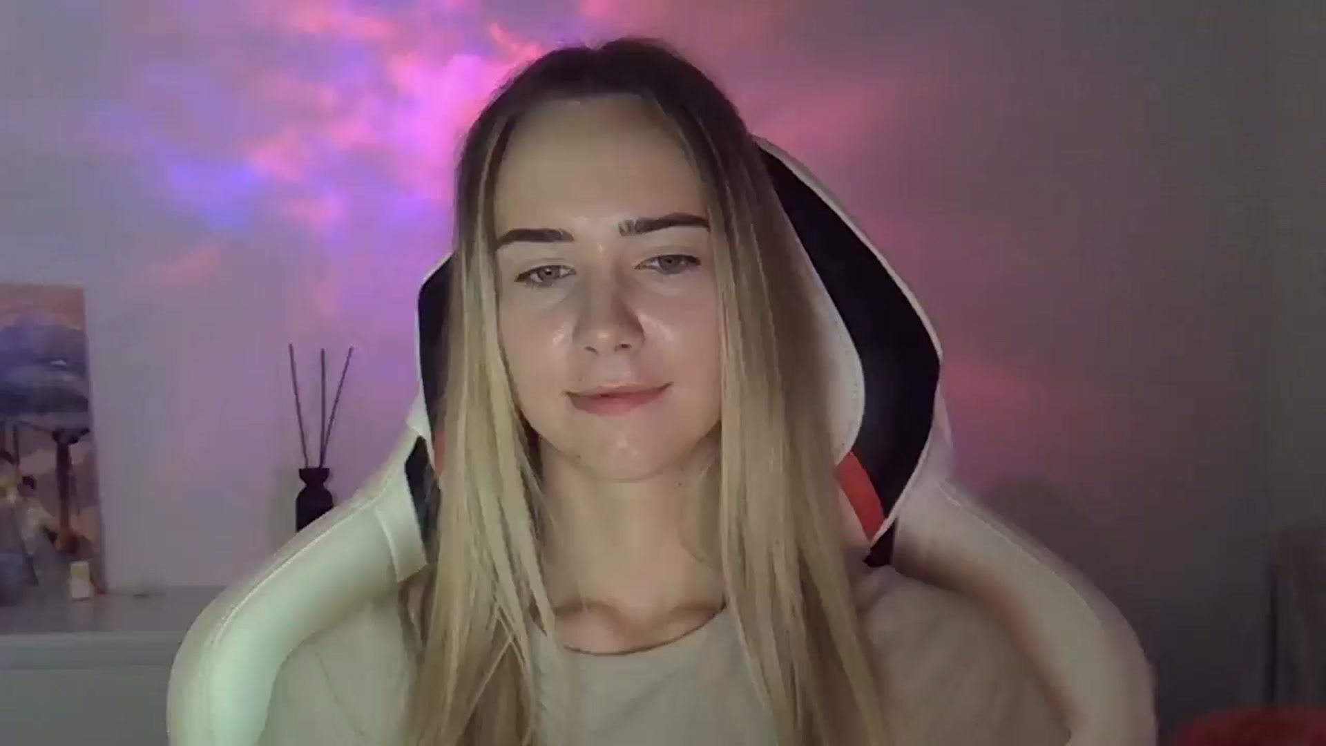 Gallery image thumbnail from OhAlisa's myfreecams stream on, 06/08/2025, 13:10 image 14 of 20