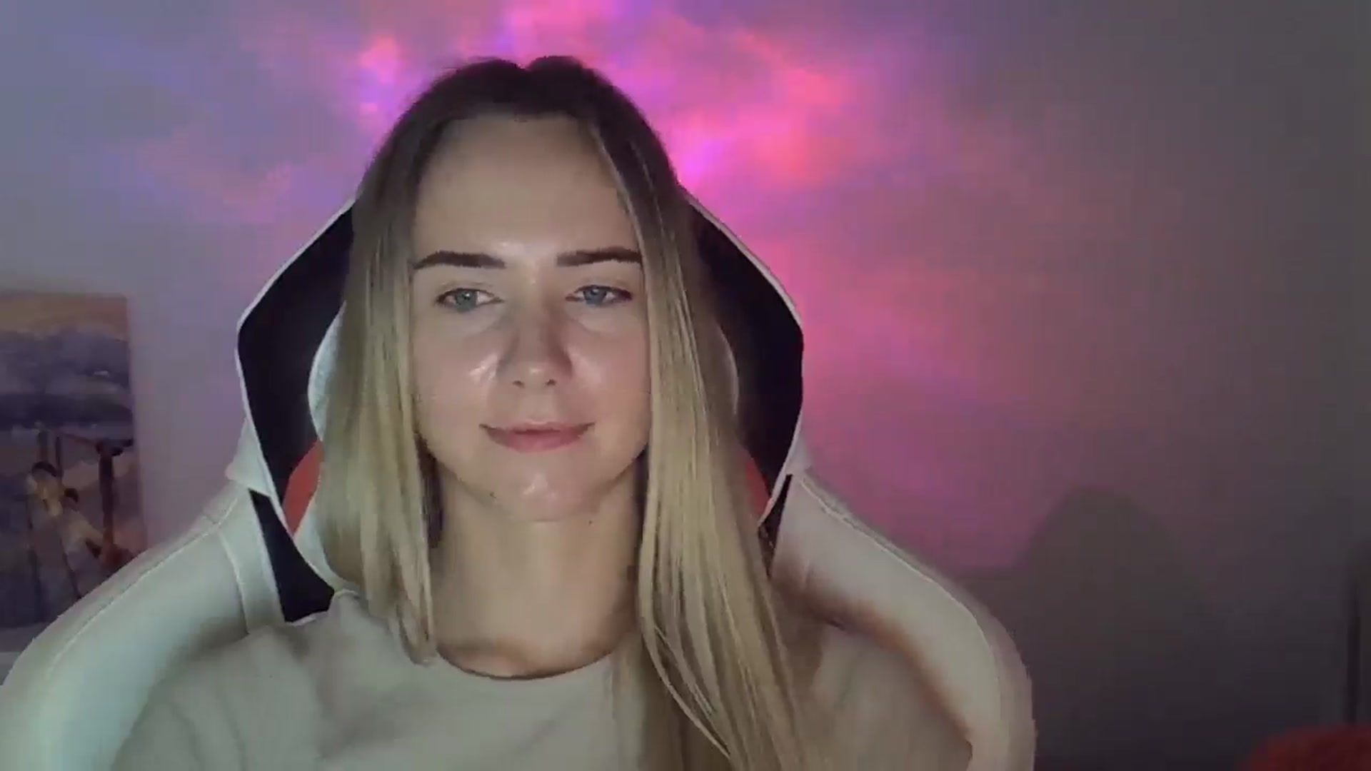 Gallery image thumbnail from OhAlisa's myfreecams stream on, 06/08/2025, 15:14 image 7 of 20