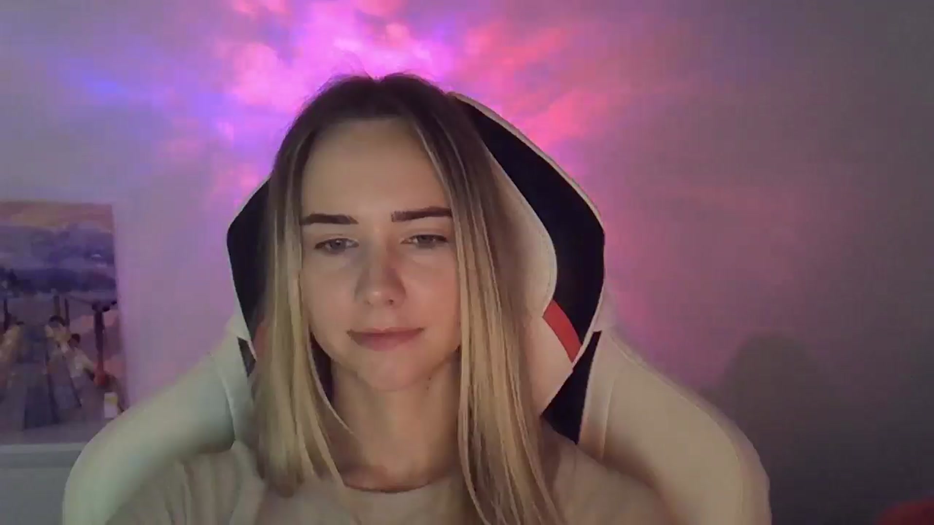 Gallery image thumbnail from OhAlisa's myfreecams stream on, 06/08/2025, 15:14 image 11 of 20