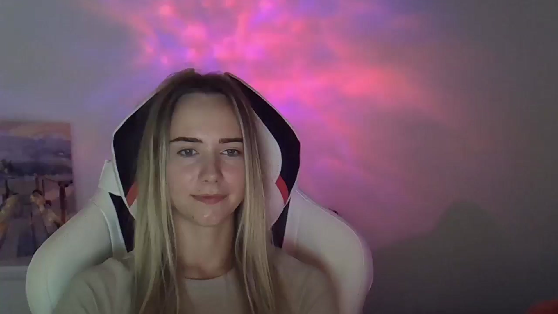 Gallery image thumbnail from OhAlisa's myfreecams stream on, 06/08/2025, 15:14 image 15 of 20