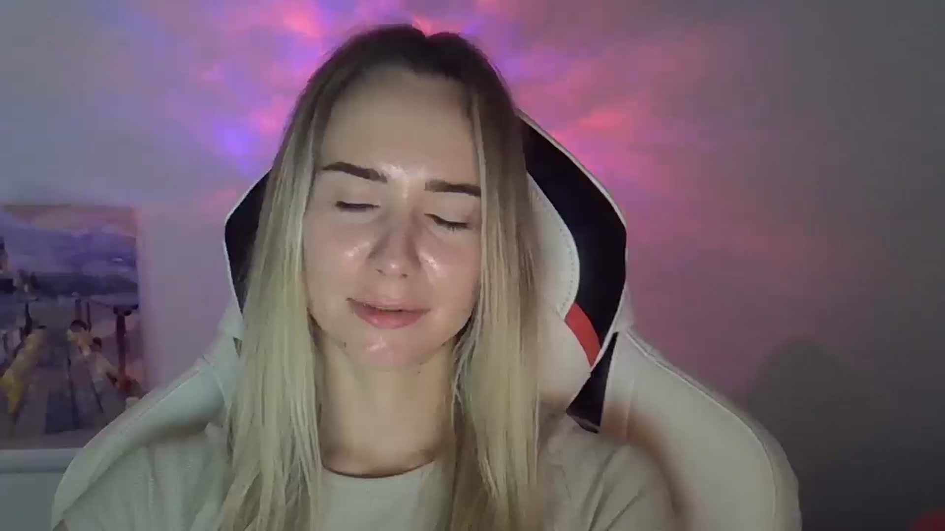 Gallery image thumbnail from OhAlisa's myfreecams stream on, 06/08/2025, 16:02 image 7 of 20