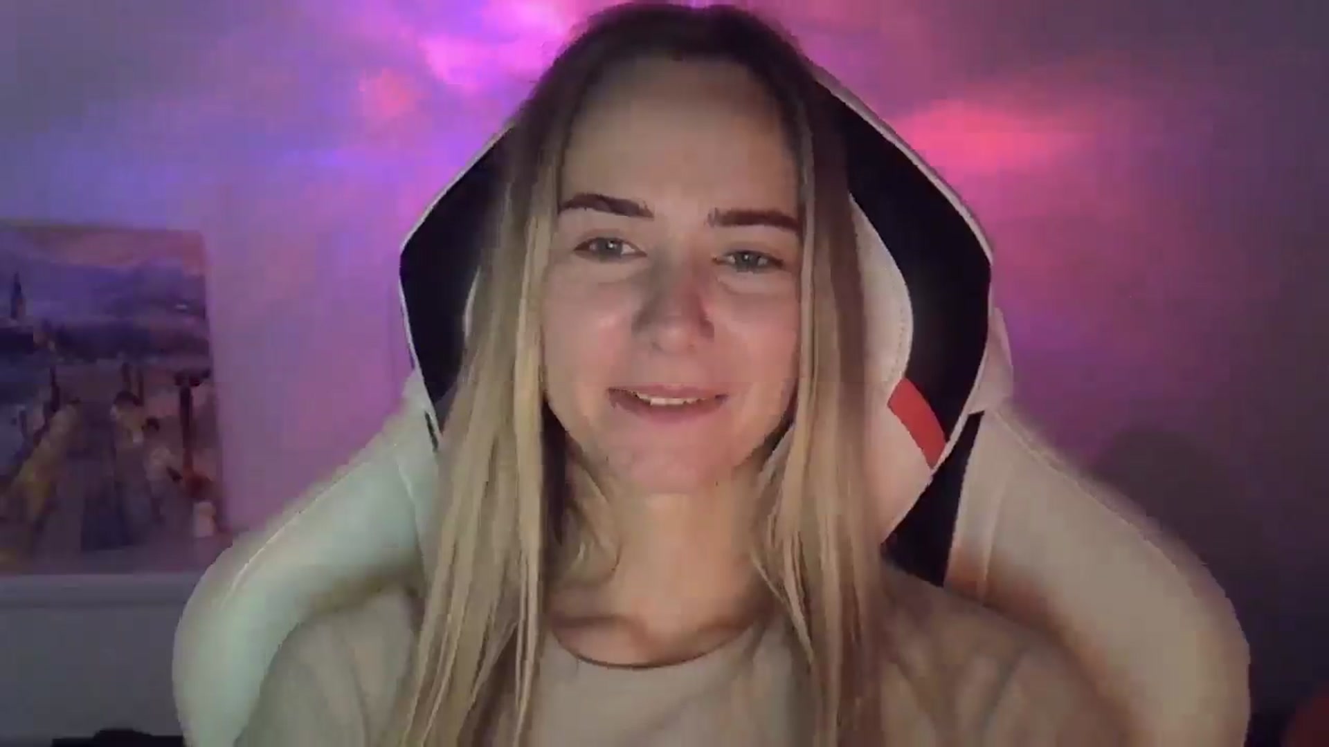 Gallery image thumbnail from OhAlisa's myfreecams stream on, 06/08/2025, 18:29 image 11 of 20