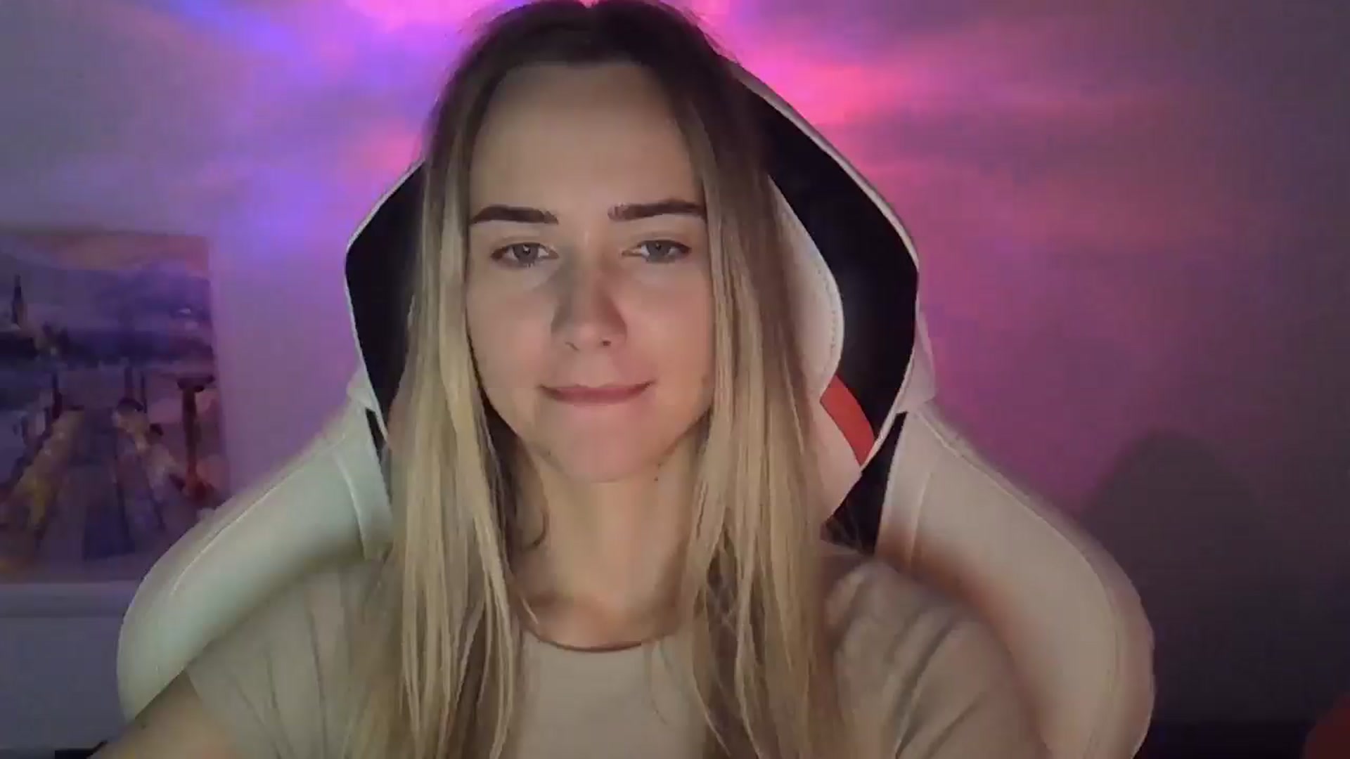 Gallery image thumbnail from OhAlisa's myfreecams stream on, 06/08/2025, 18:29 image 4 of 20