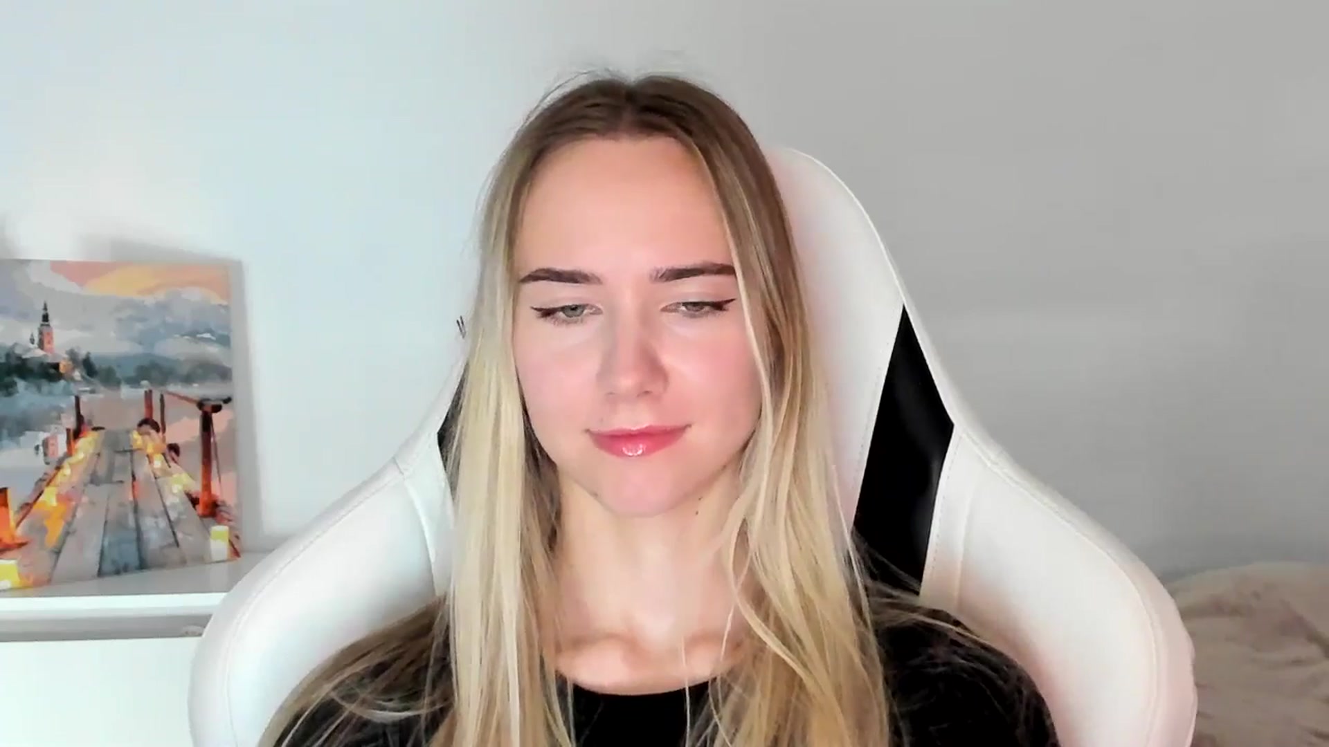 Gallery image thumbnail from OhAlisa's myfreecams stream on, 06/10/2025, 14:56 image 5 of 20