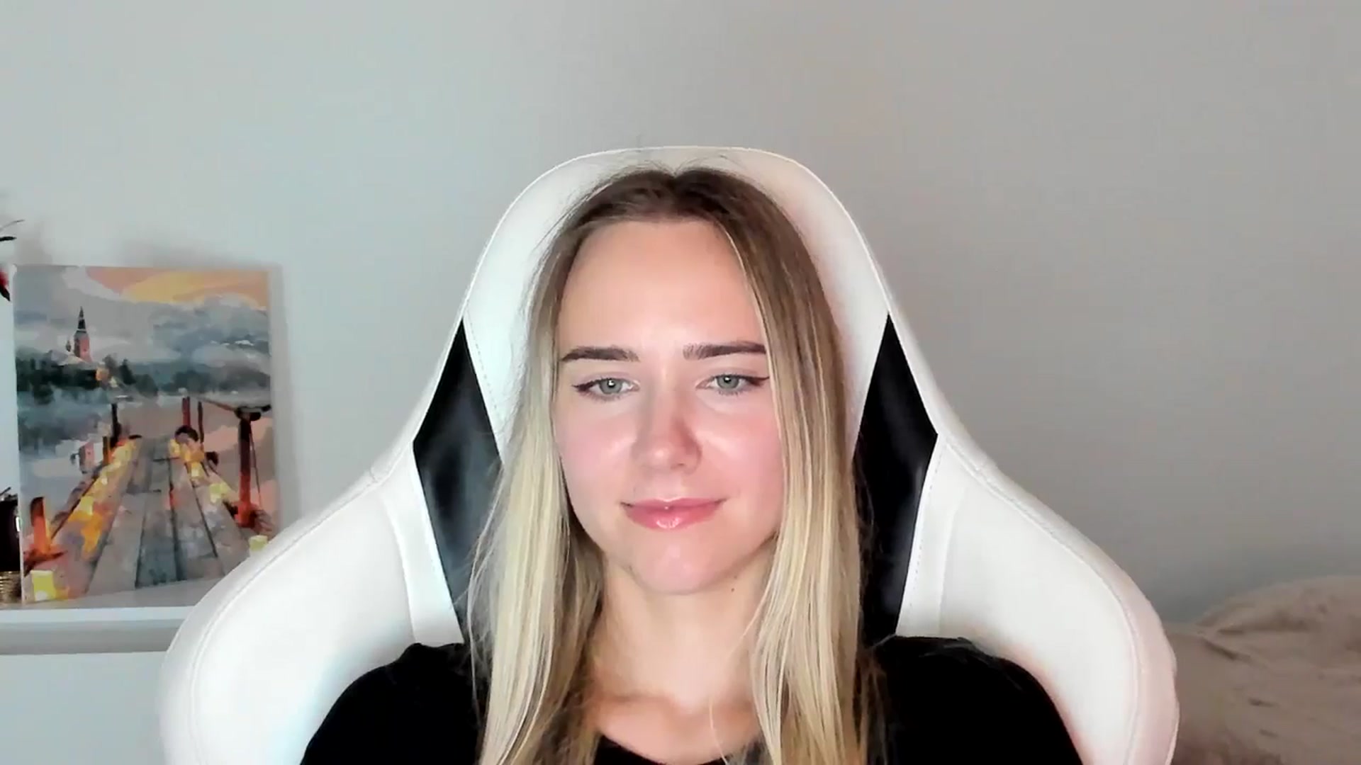 Gallery image thumbnail from OhAlisa's myfreecams stream on, 06/10/2025, 16:32 image 5 of 20