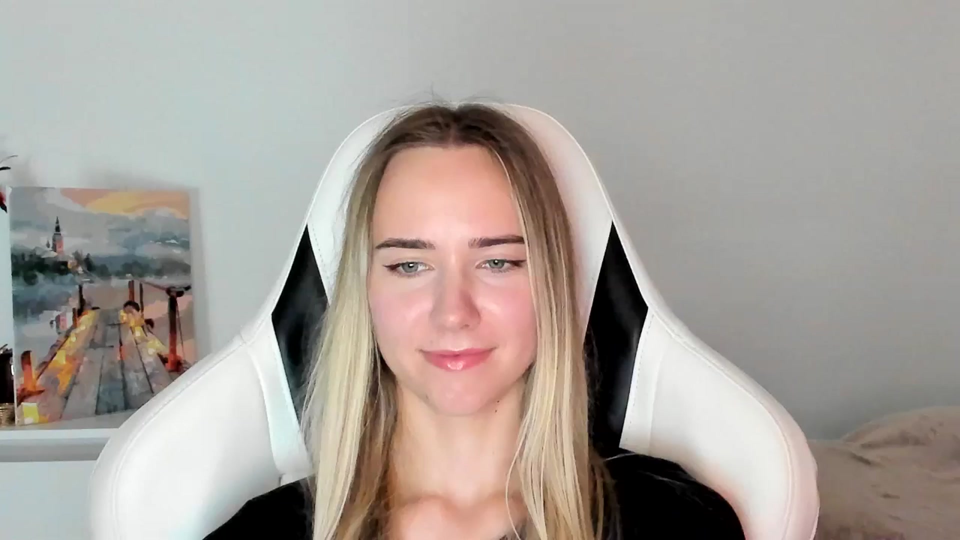 Gallery image thumbnail from OhAlisa's myfreecams stream on, 06/10/2025, 16:32 image 3 of 20