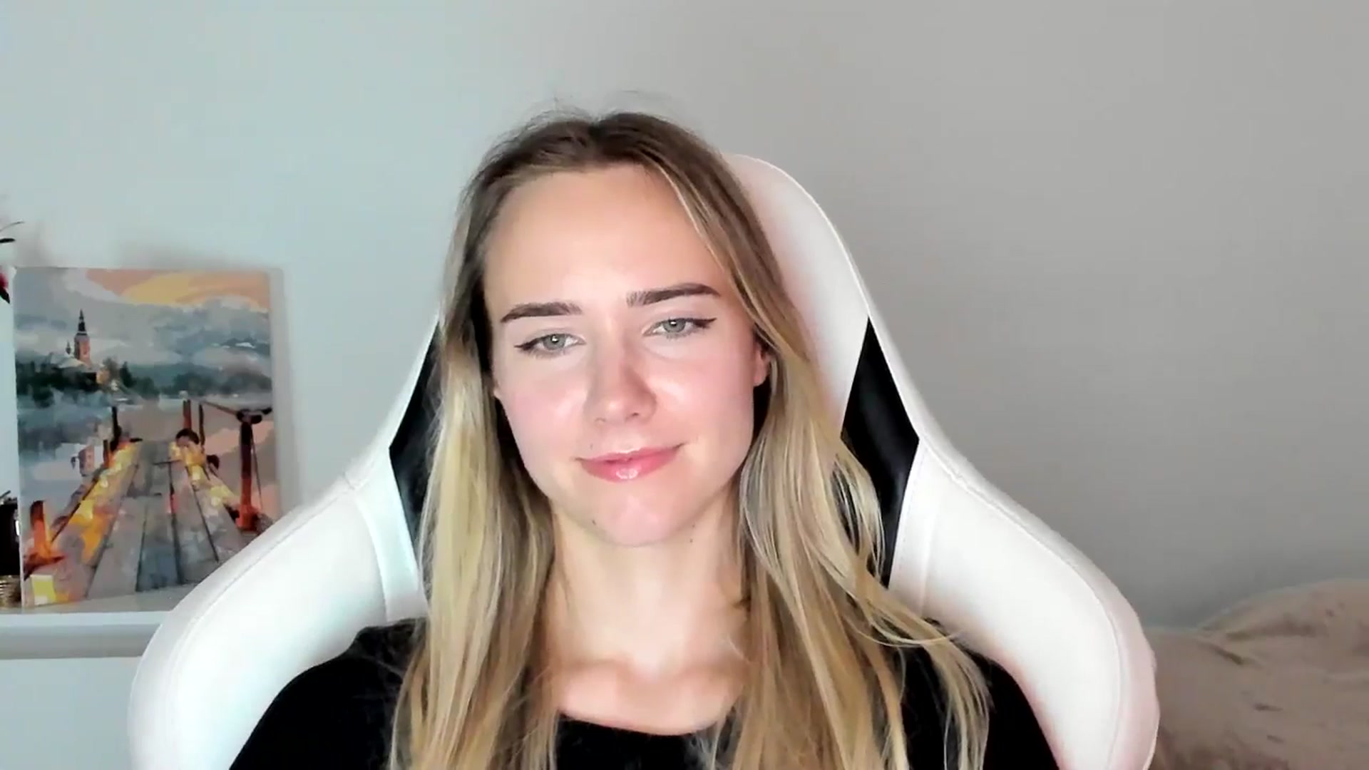 Gallery image thumbnail from OhAlisa's myfreecams stream on, 06/10/2025, 16:32 image 7 of 20