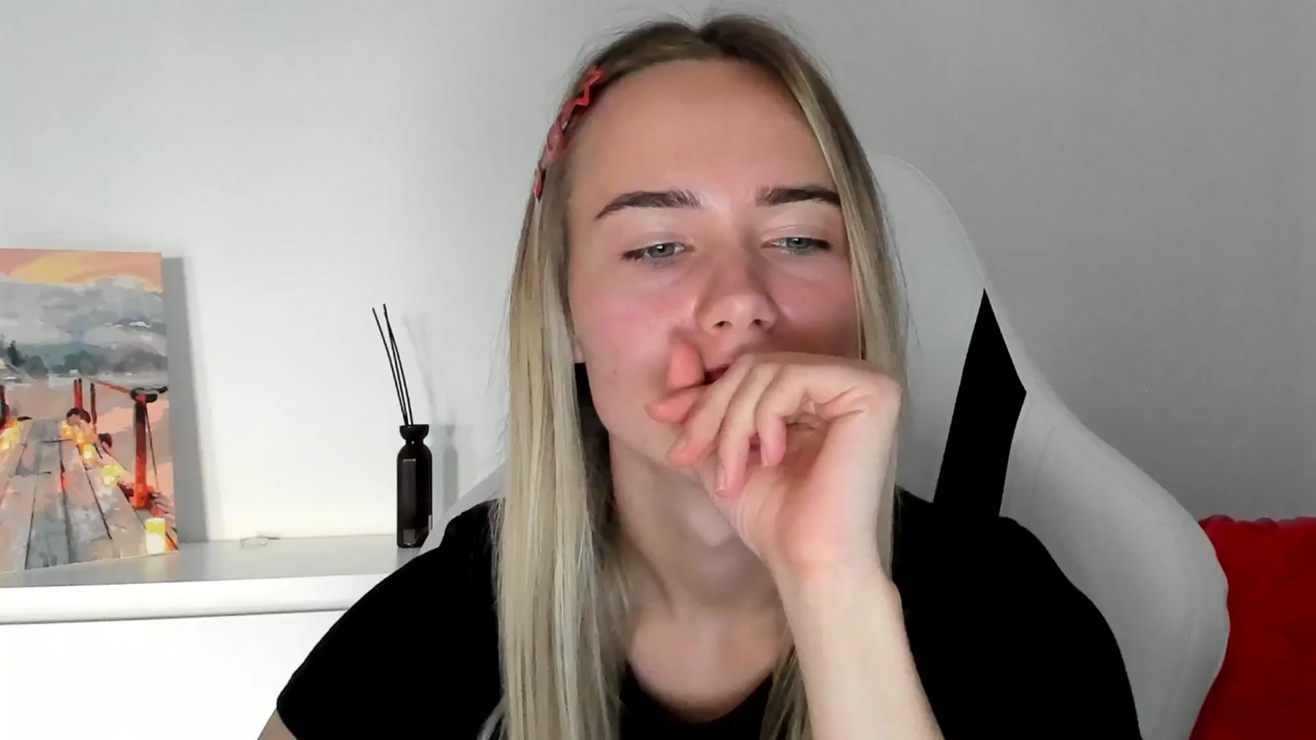 Gallery image thumbnail from OhAlisa's myfreecams stream on, 06/12/2025, 17:16 image 18 of 20