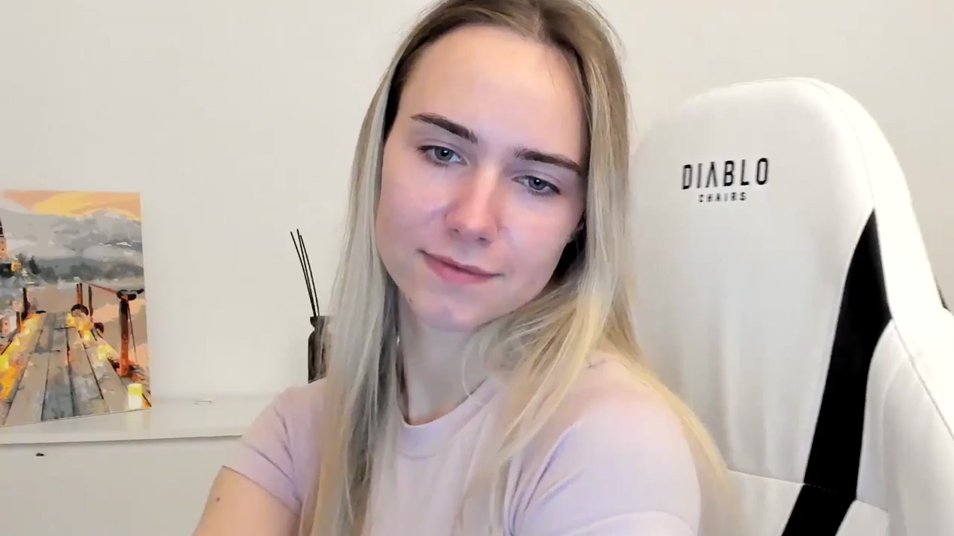 Gallery image thumbnail from OhAlisa's myfreecams stream on, 06/12/2025, 22:35 image 15 of 20