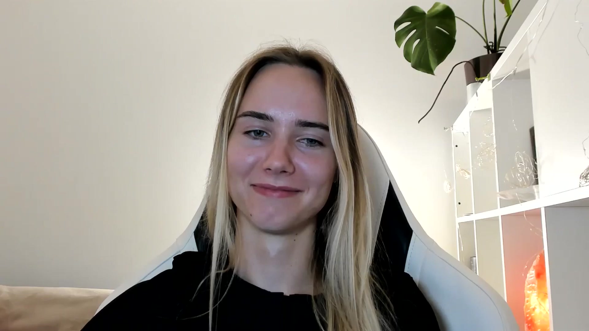 Gallery image thumbnail from OhAlisa's myfreecams stream on, 06/14/2025, 20:37 image 19 of 20