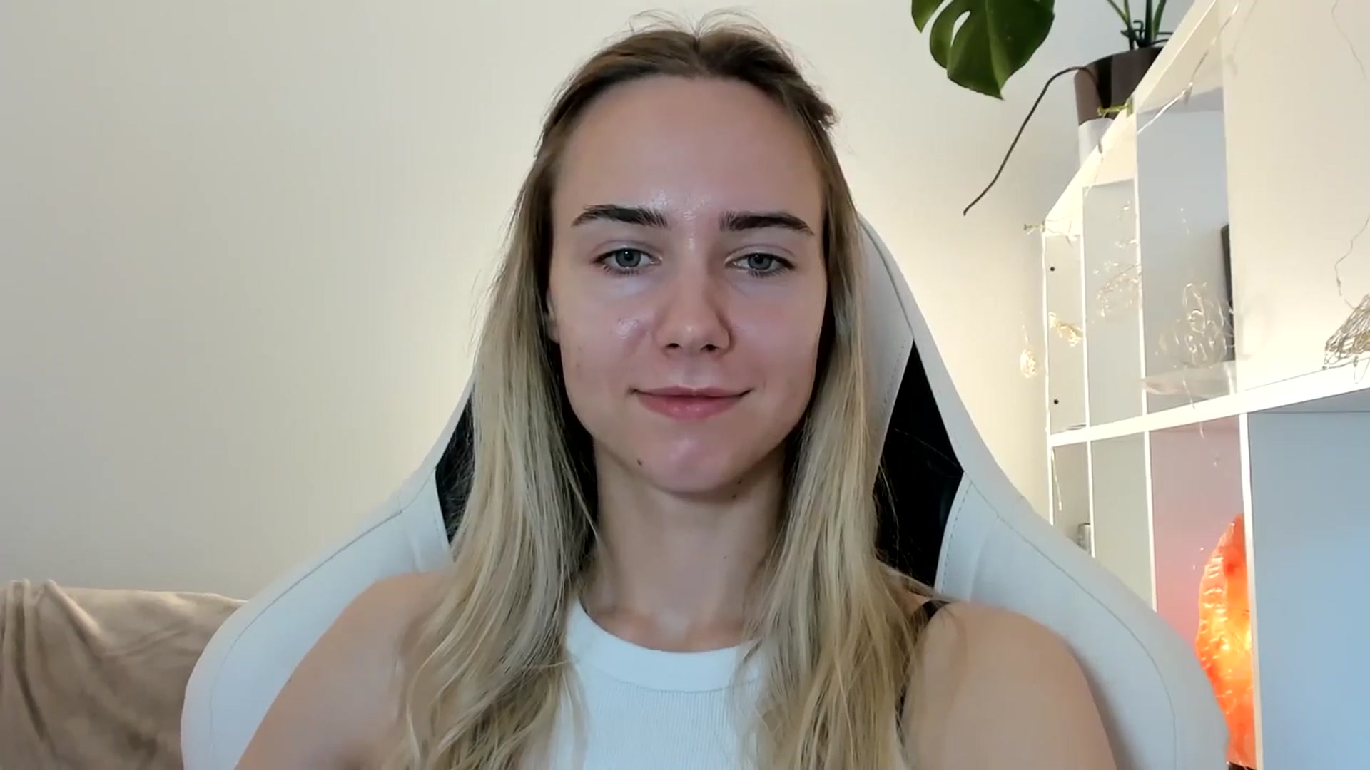 Gallery image thumbnail from OhAlisa's myfreecams stream on, 06/15/2025, 10:55 image 6 of 20