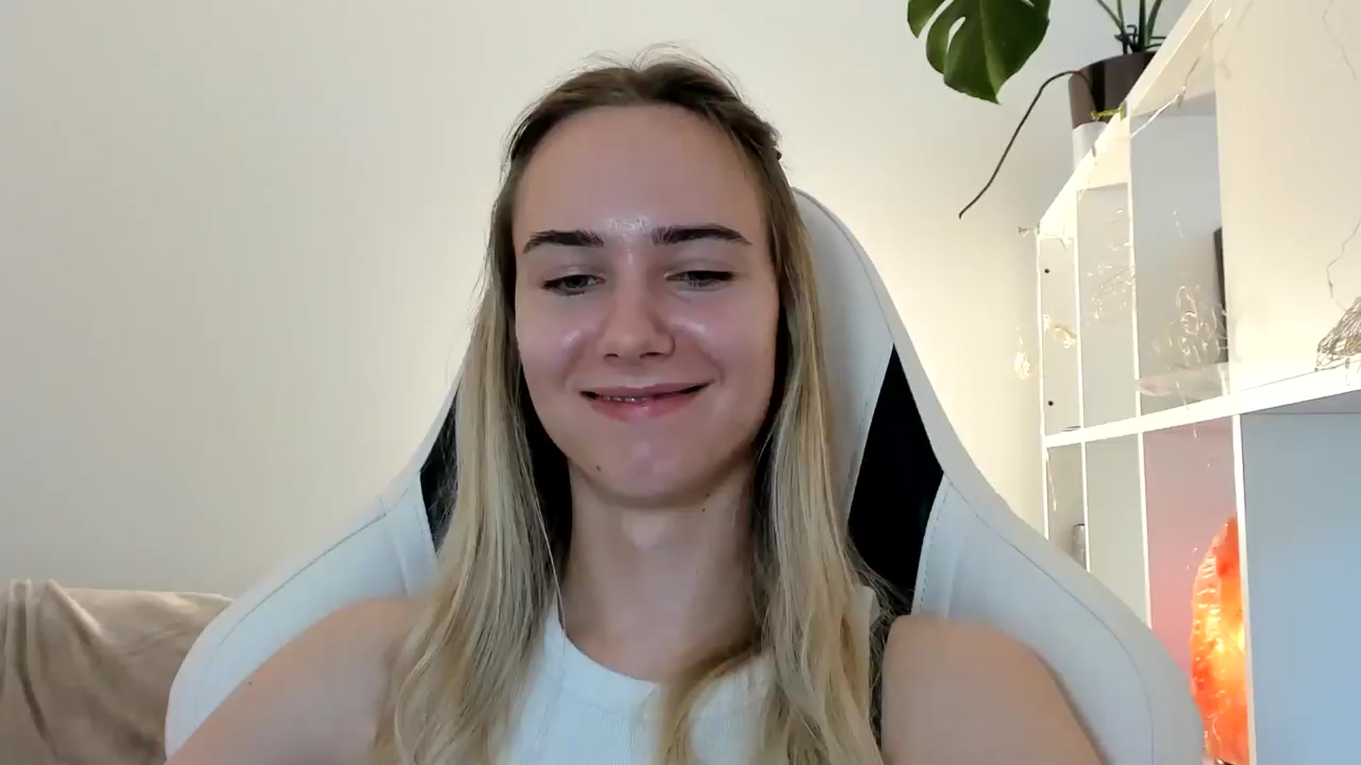 Gallery image thumbnail from OhAlisa's myfreecams stream on, 06/15/2025, 10:55 image 19 of 20