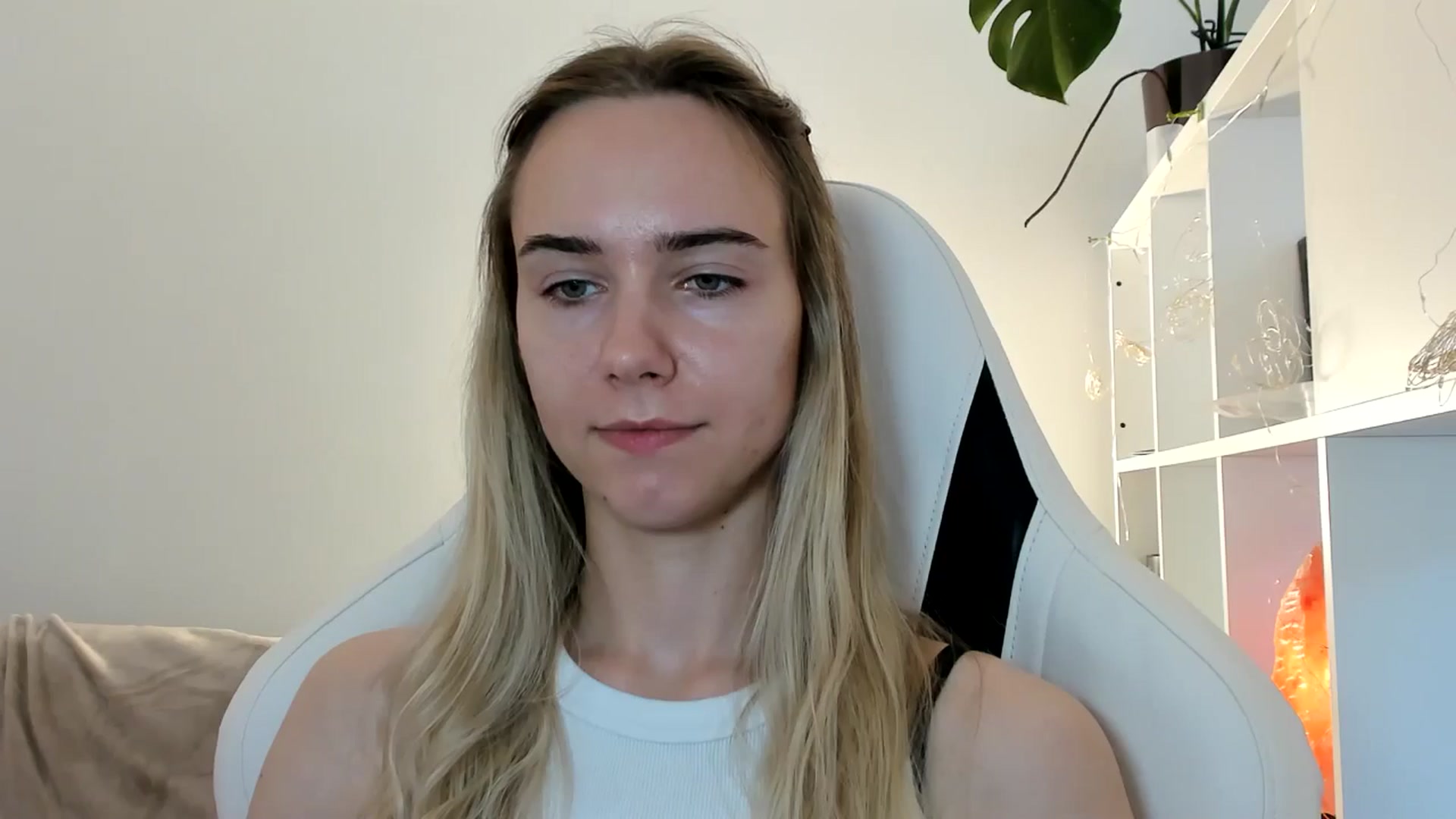 Gallery image thumbnail from OhAlisa's myfreecams stream on, 06/15/2025, 10:55 image 5 of 20