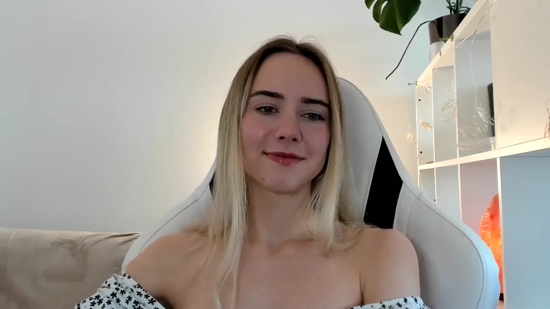 Gallery image thumbnail from OhAlisa's myfreecams stream on, 06/15/2025, 15:09 image 10 of 20