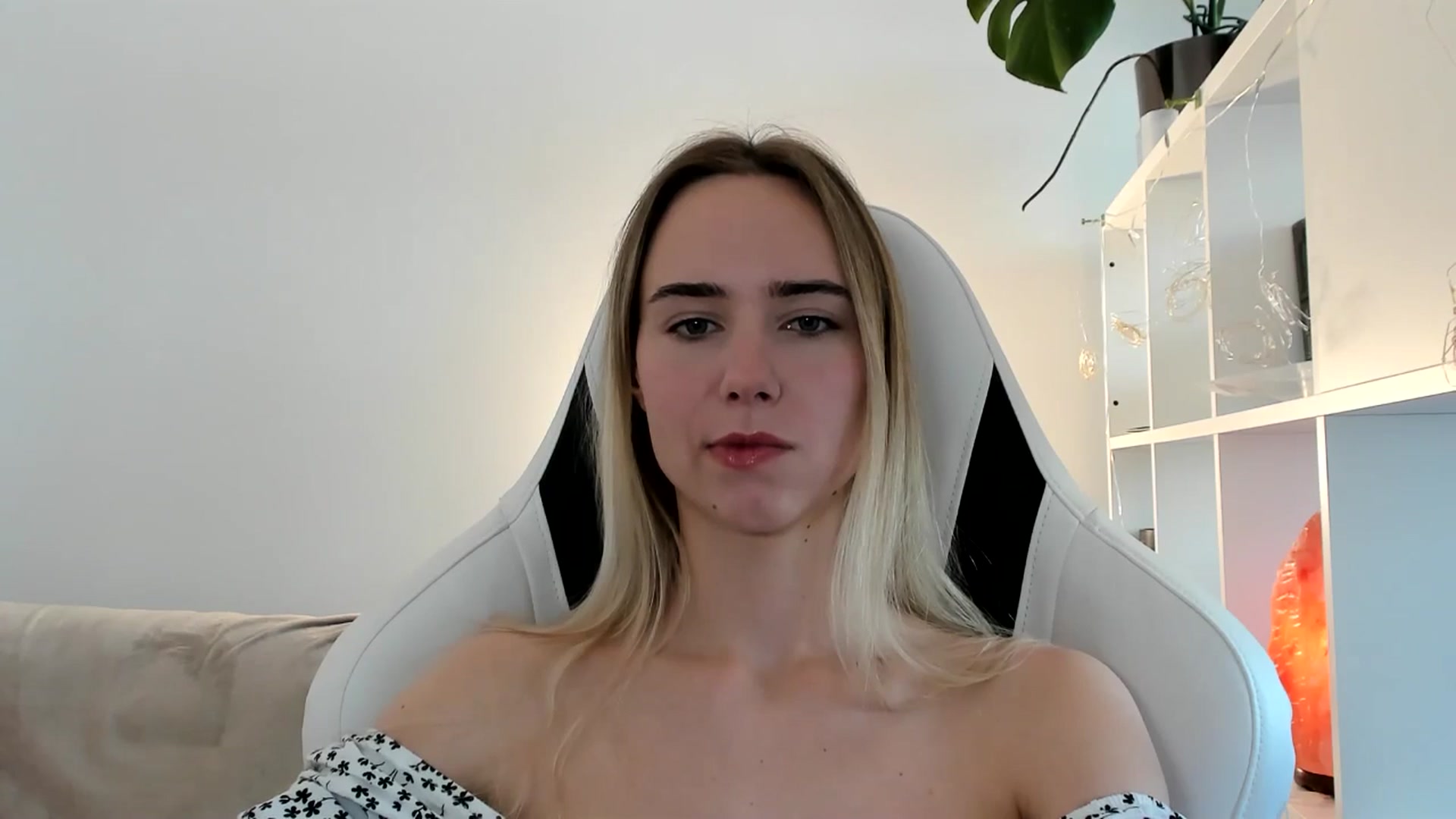 Gallery image thumbnail from OhAlisa's myfreecams stream on, 06/15/2025, 15:09 image 11 of 20