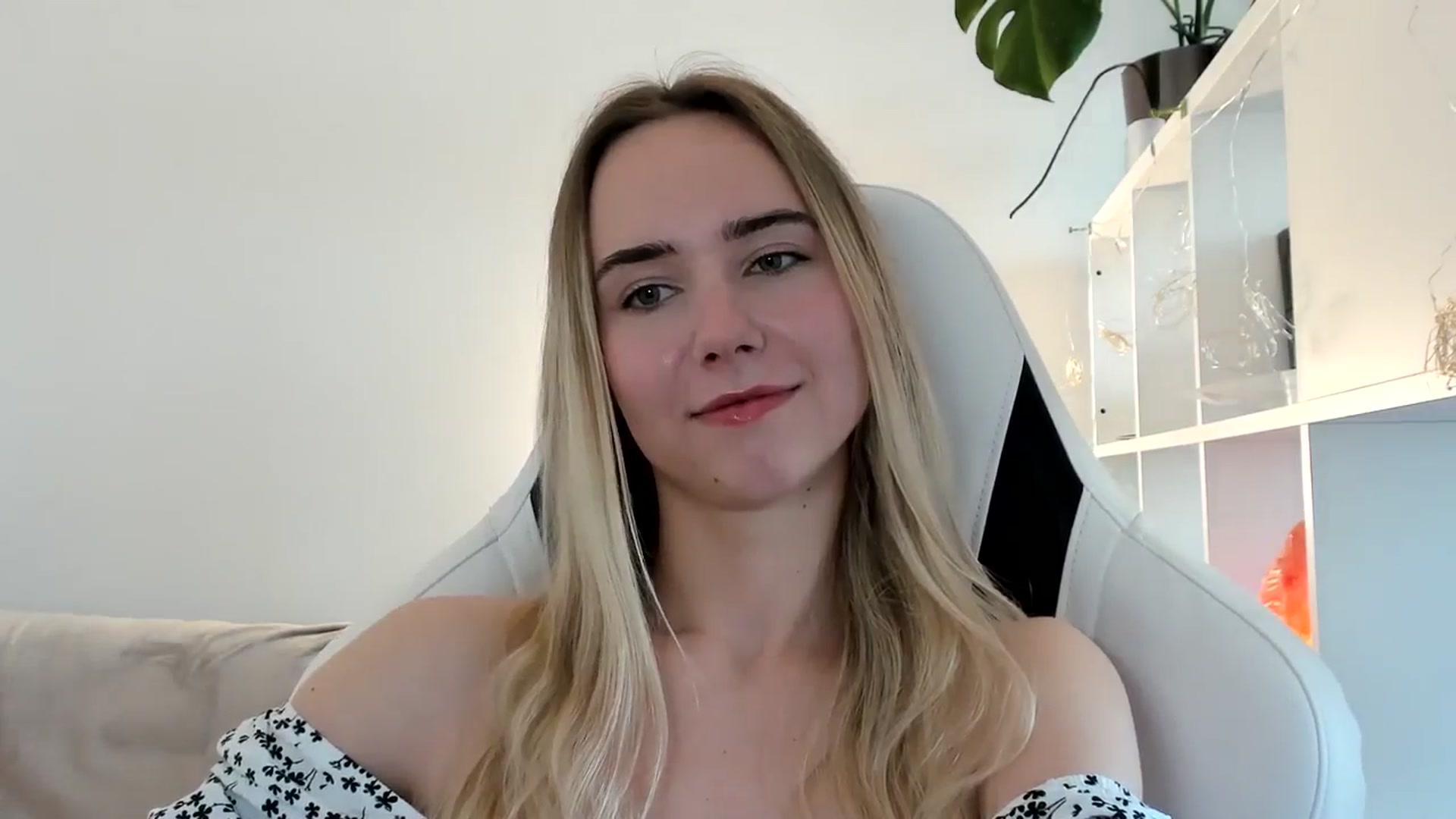 Gallery image thumbnail from OhAlisa's myfreecams stream on, 06/15/2025, 15:09 image 17 of 20