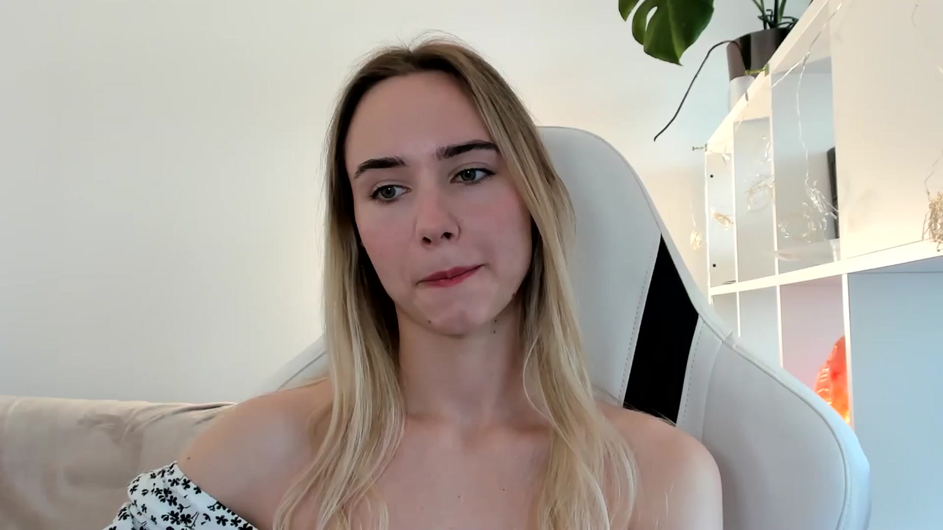 Gallery image thumbnail from OhAlisa's myfreecams stream on, 06/15/2025, 15:09 image 19 of 20