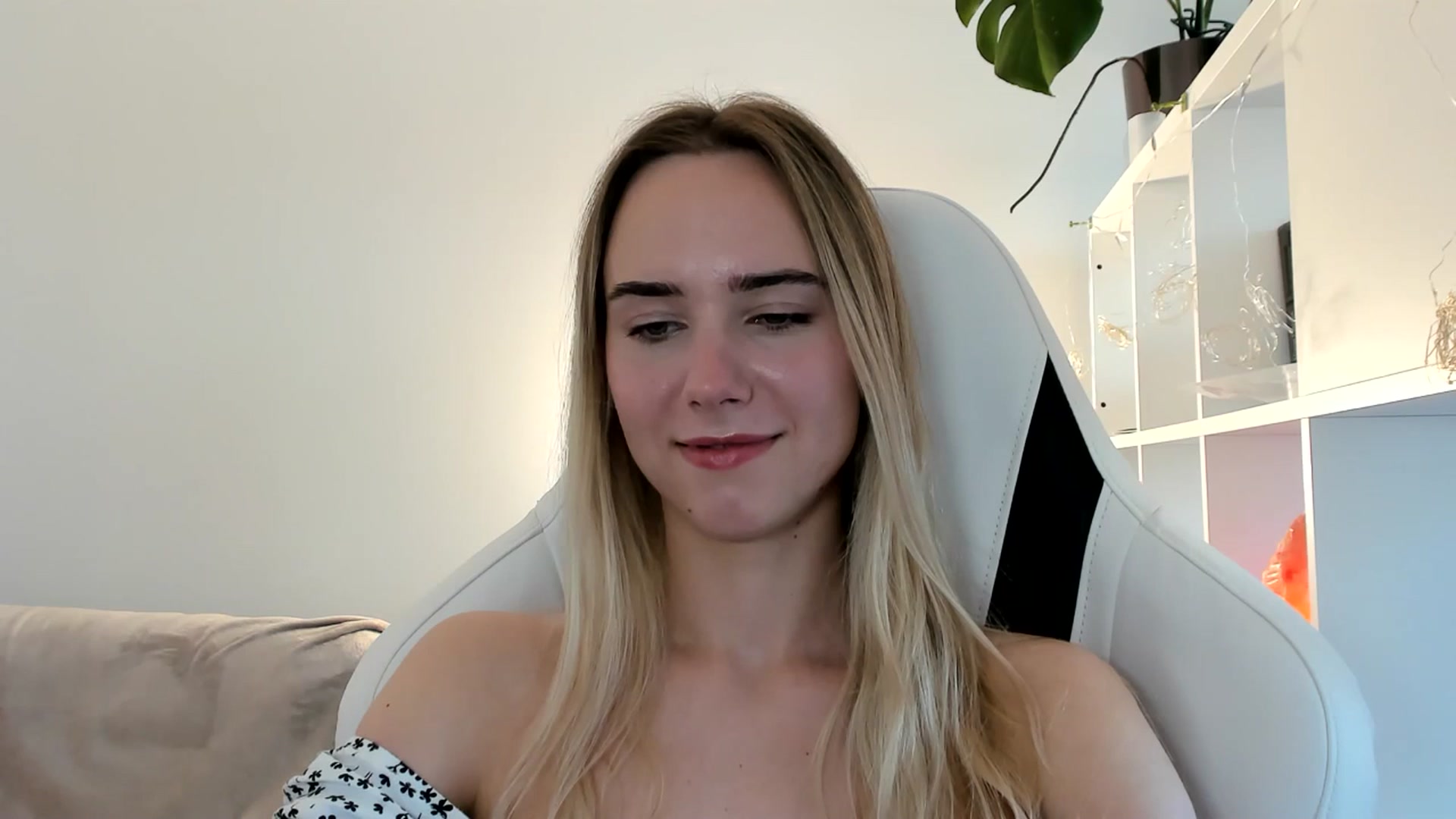 Gallery image thumbnail from OhAlisa's myfreecams stream on, 06/15/2025, 15:09 image 20 of 20