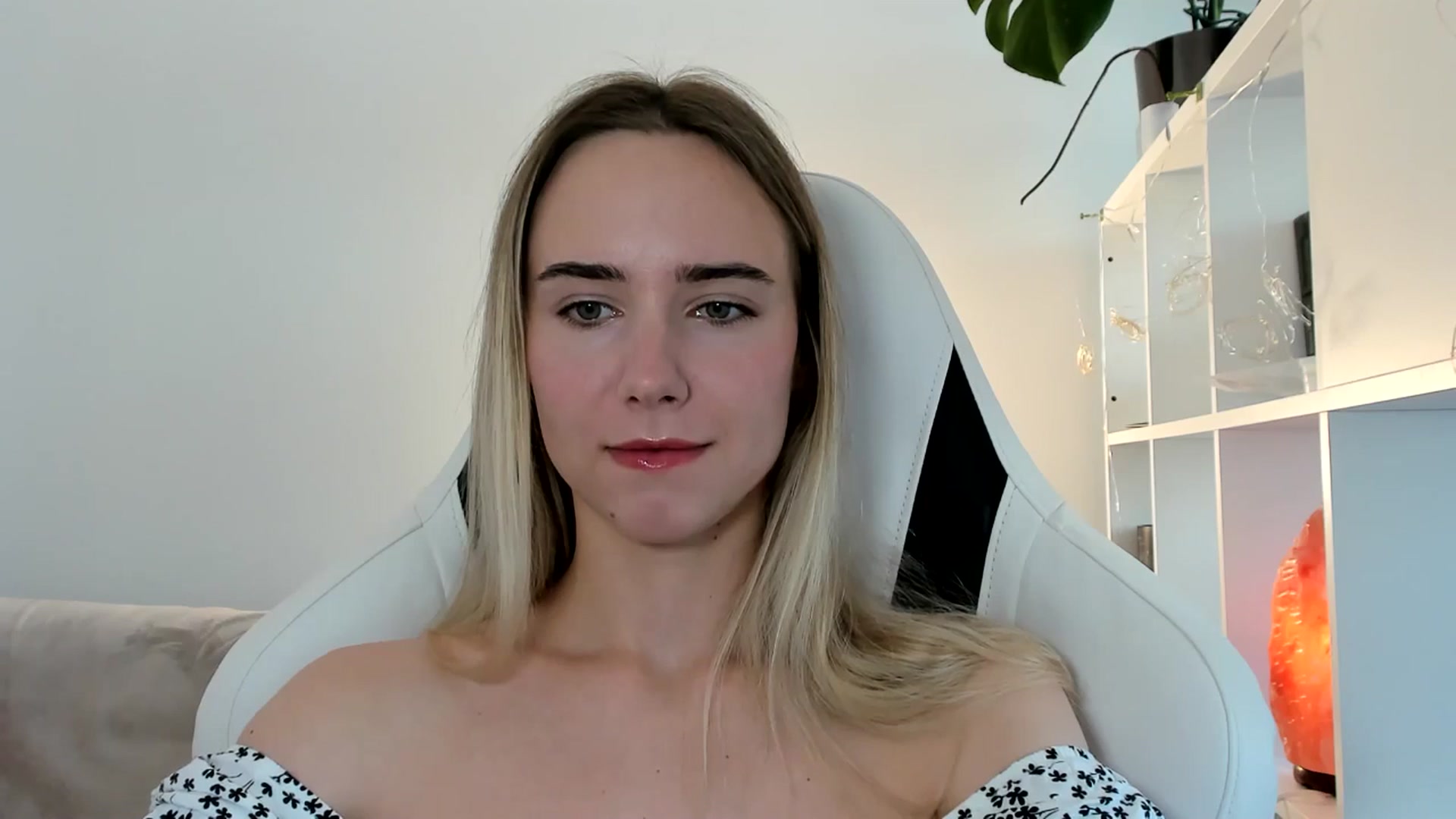 Gallery image thumbnail from OhAlisa's myfreecams stream on, 06/15/2025, 15:09 image 4 of 20