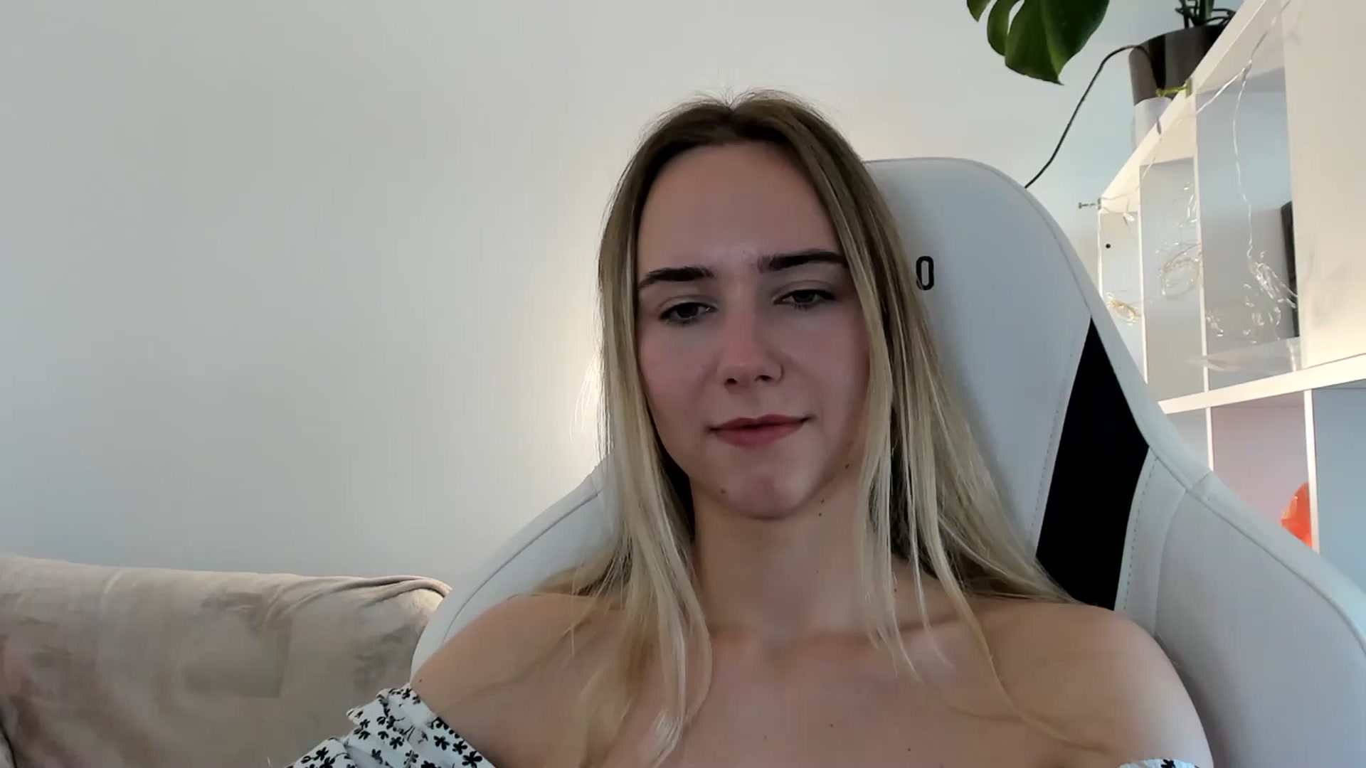 Gallery image thumbnail from OhAlisa's myfreecams stream on, 06/15/2025, 16:39 image 18 of 20
