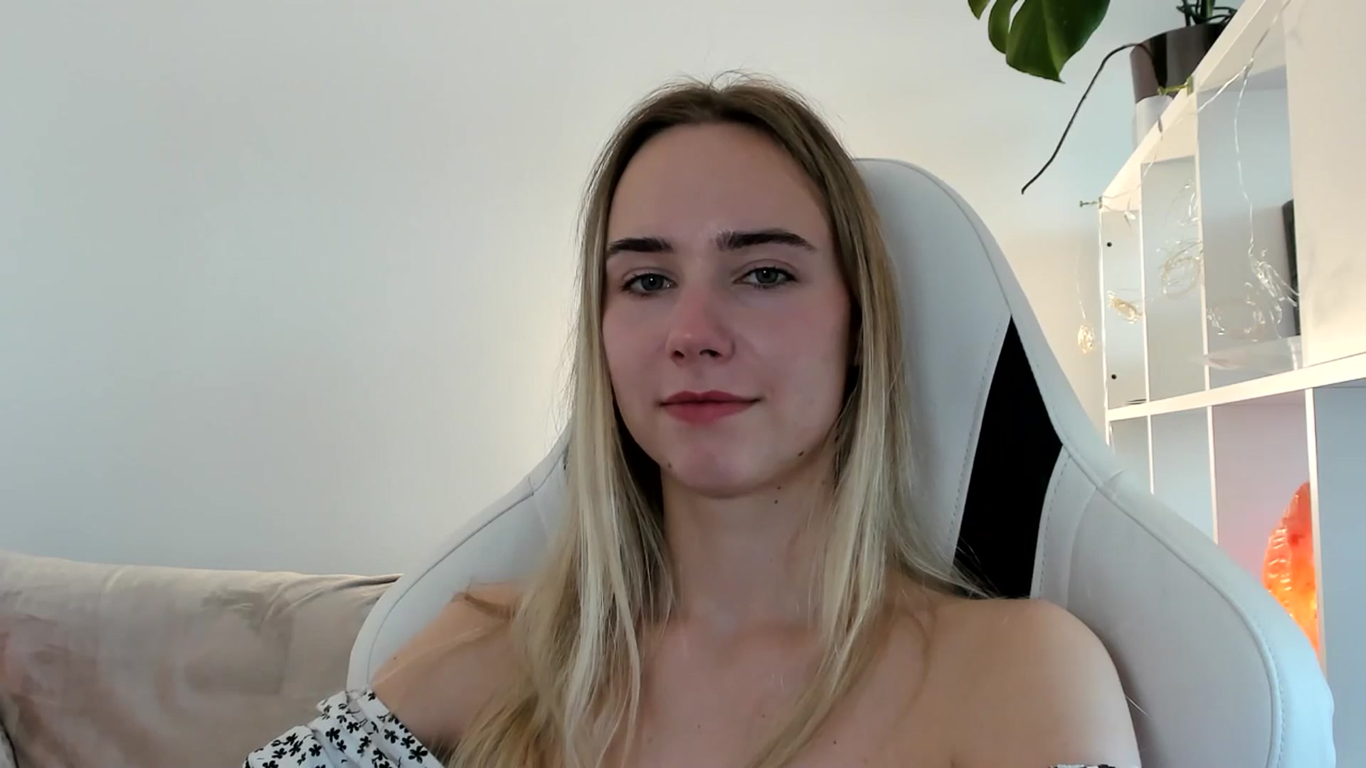 Gallery image thumbnail from OhAlisa's myfreecams stream on, 06/15/2025, 16:39 image 8 of 20