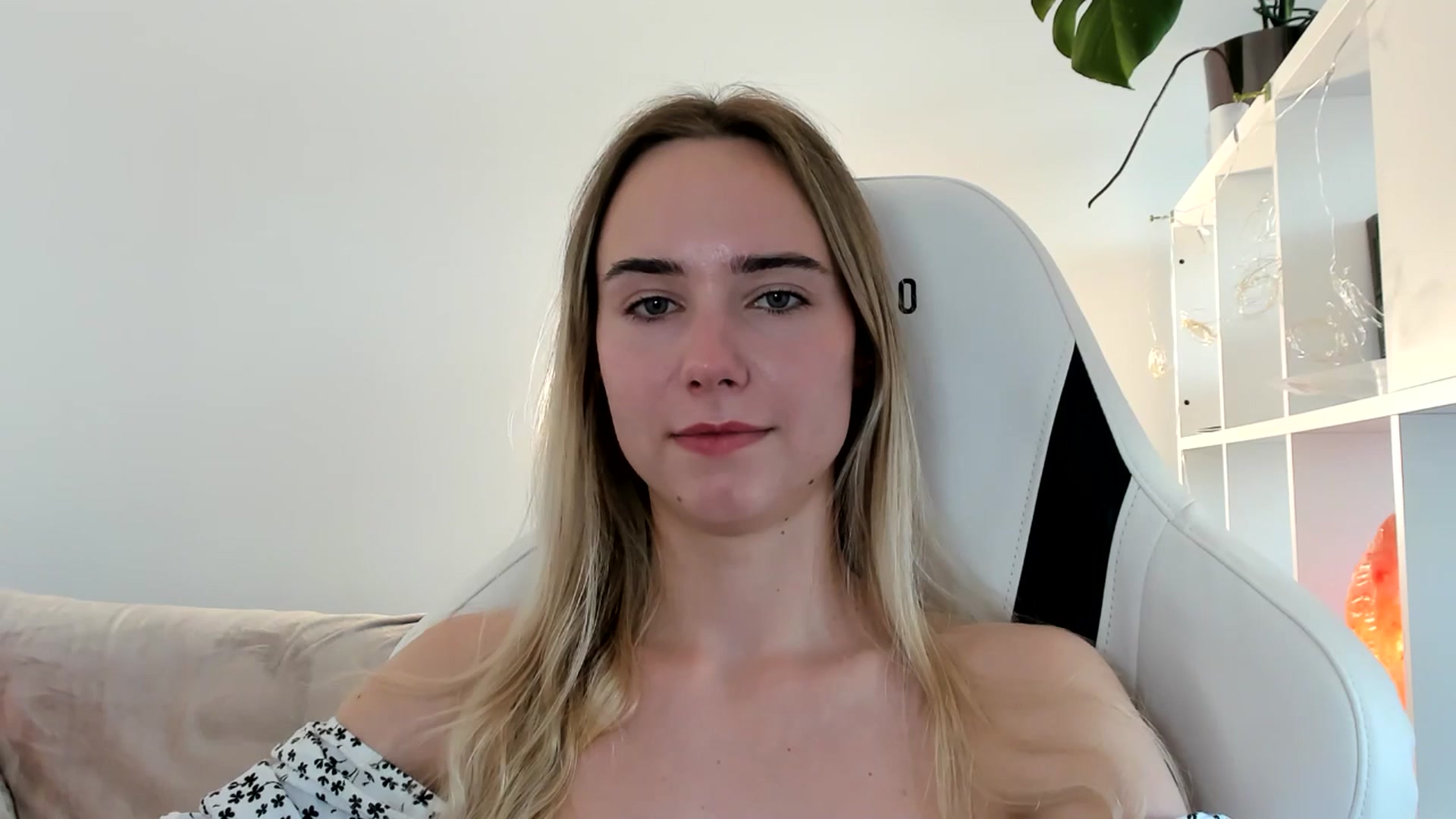 Gallery image thumbnail from OhAlisa's myfreecams stream on, 06/15/2025, 16:39 image 14 of 20
