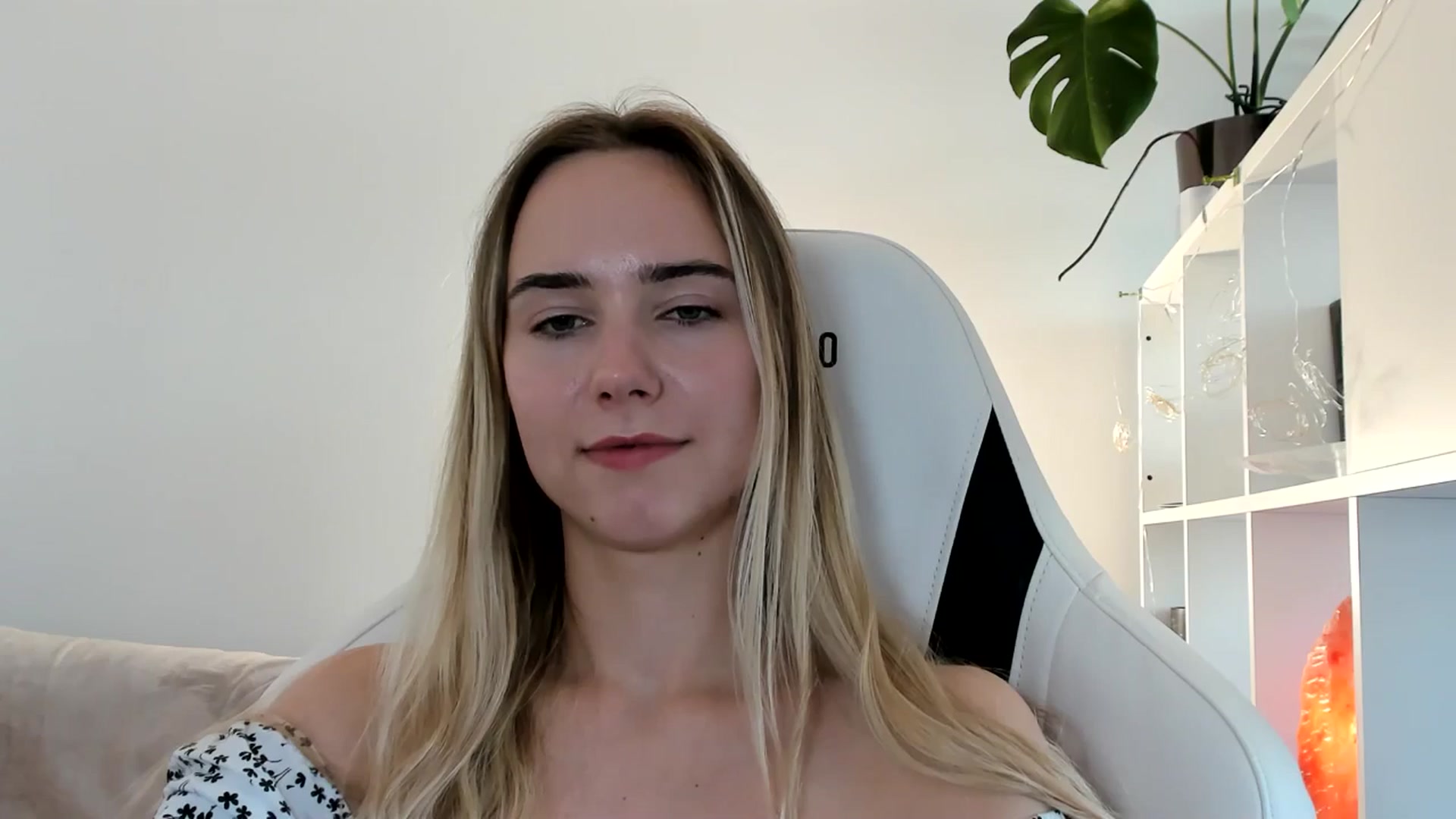 Gallery image thumbnail from OhAlisa's myfreecams stream on, 06/15/2025, 17:14 image 15 of 20
