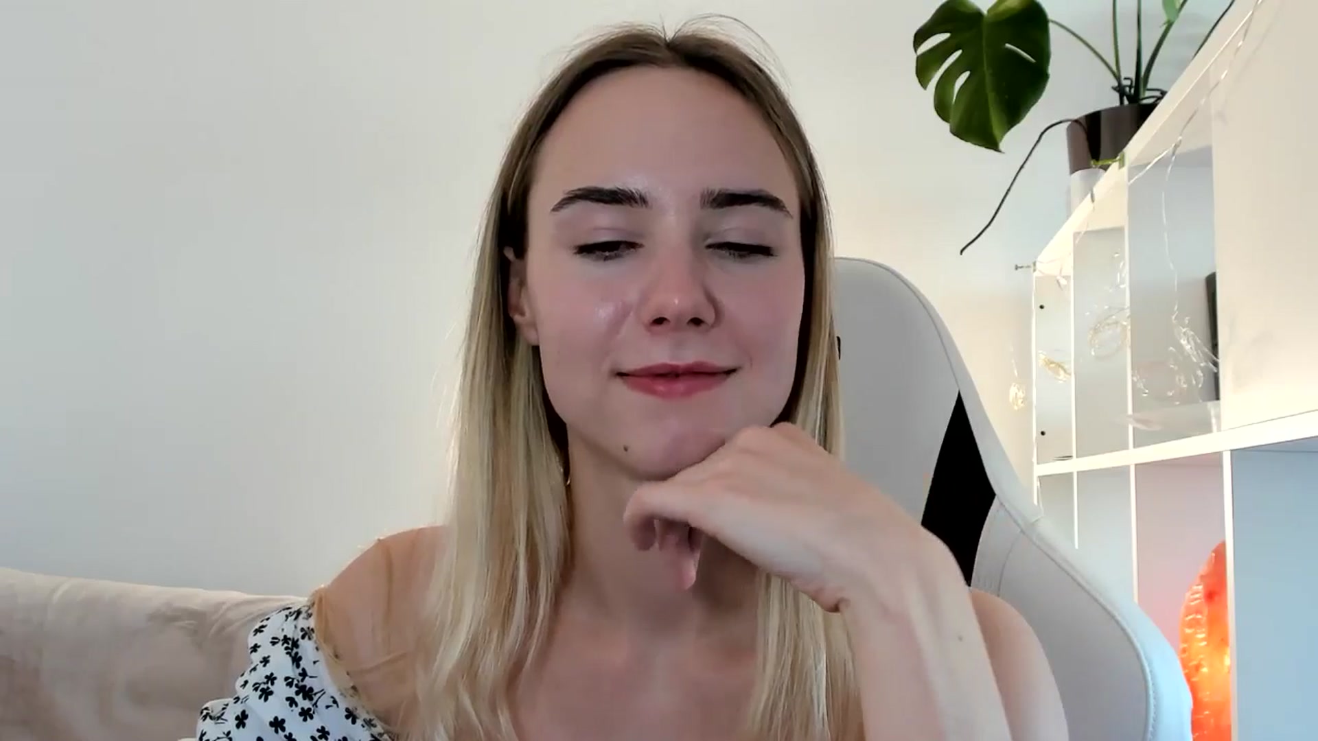 Gallery image thumbnail from OhAlisa's myfreecams stream on, 06/15/2025, 17:14 image 4 of 20